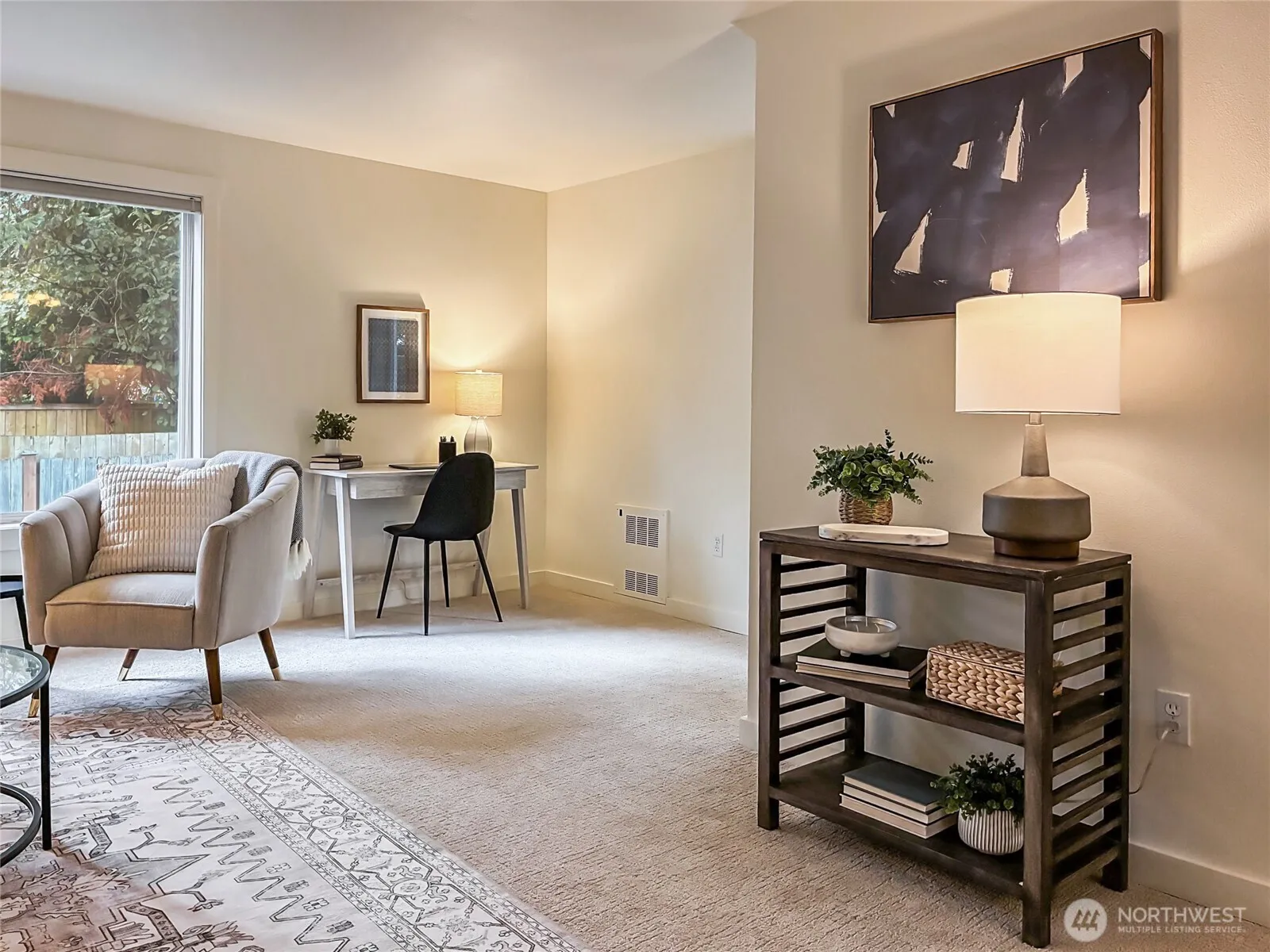 Property photo for 12311 Roosevelt Way Ne #b, Seattle photo 4