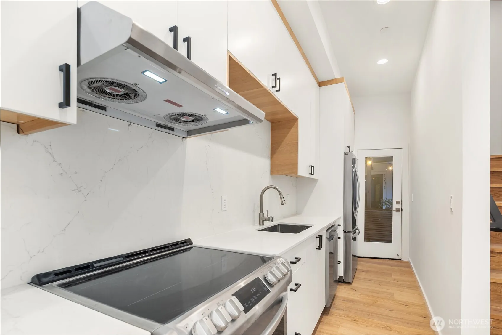 Property photo for 631 13th Avenue E, Seattle photo 5