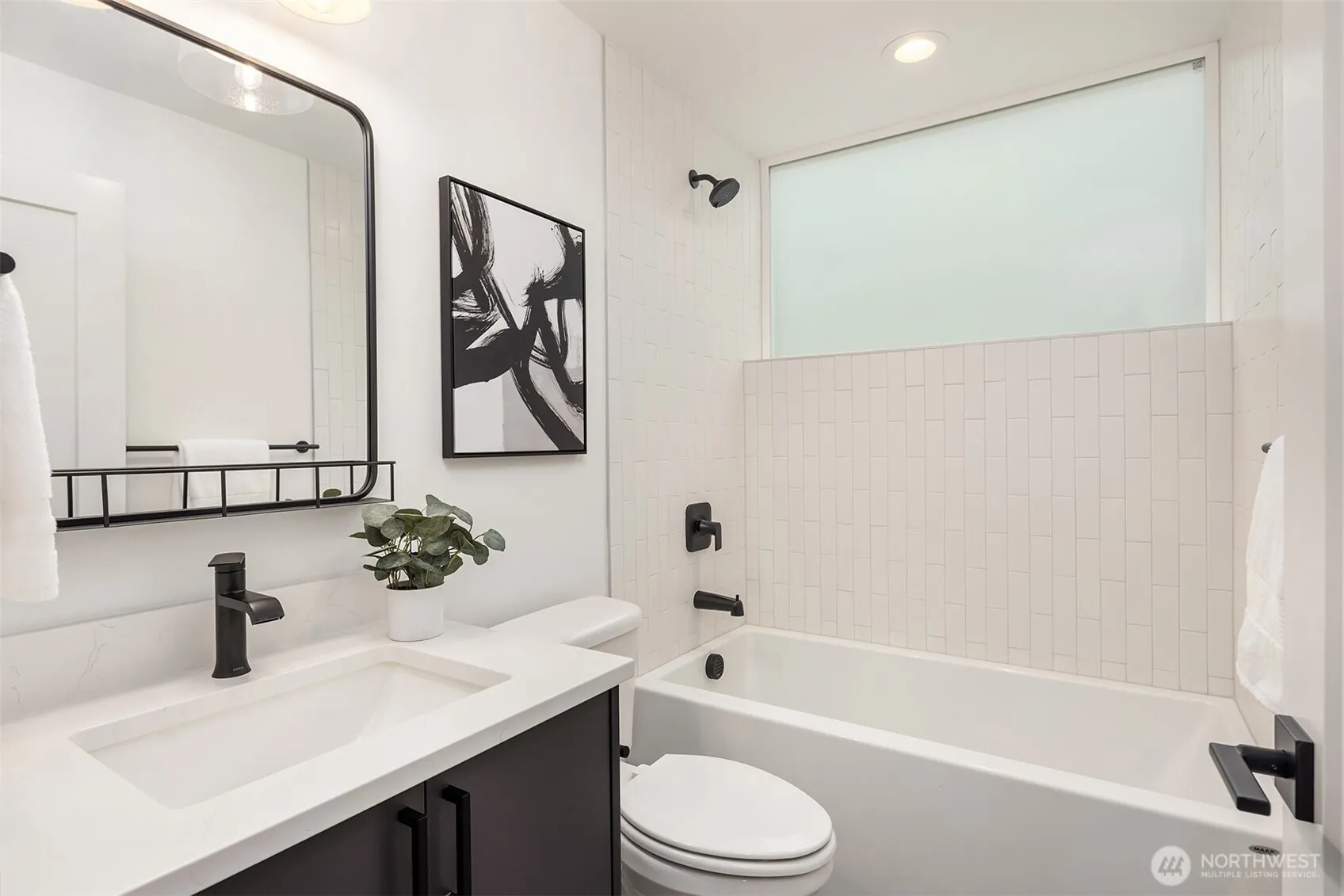 Property photo for 13546 39th Avenue Ne #b, Seattle photo 5