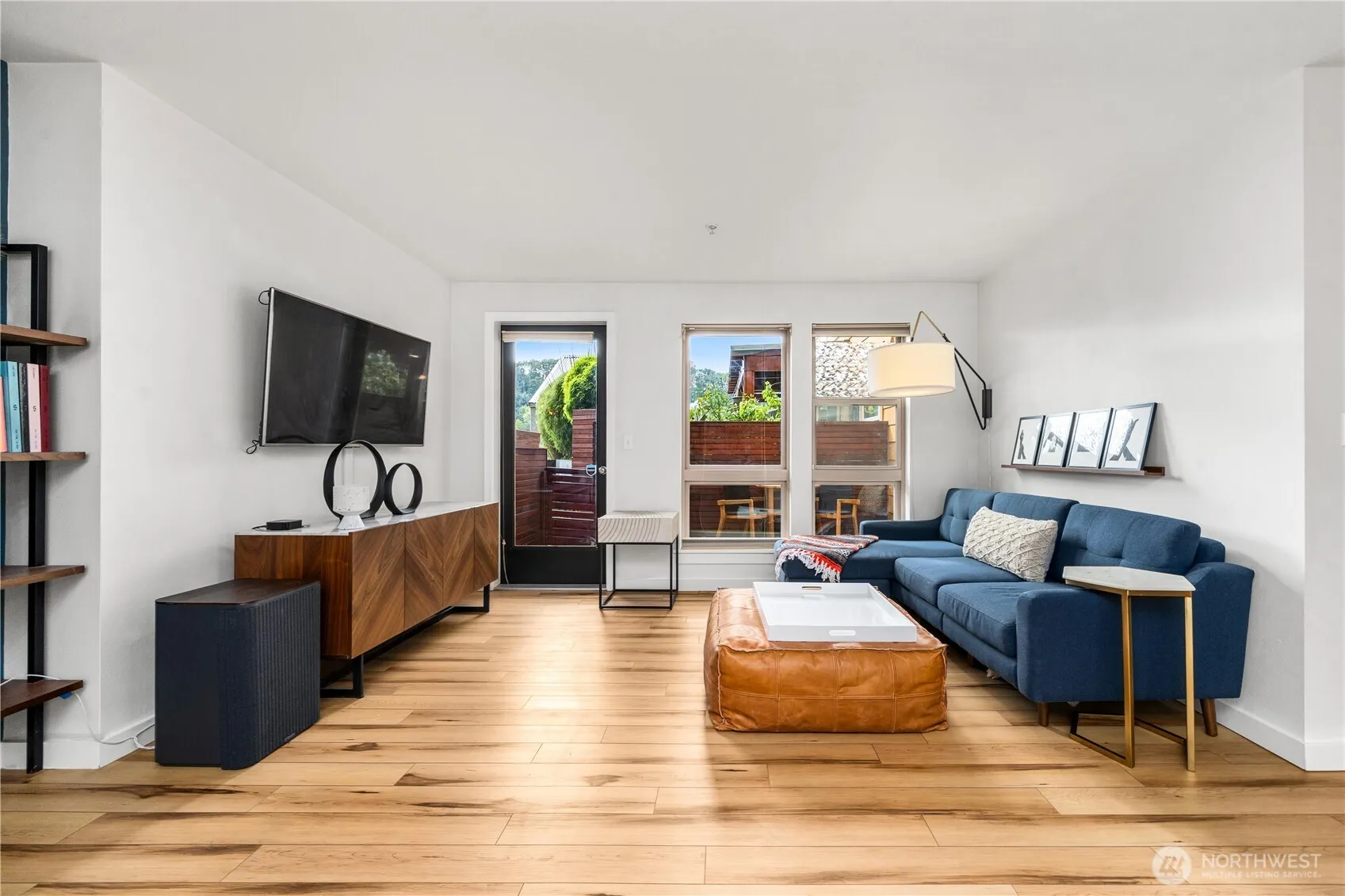 Property photo for 827 Hiawatha Place S #204, Seattle photo 5