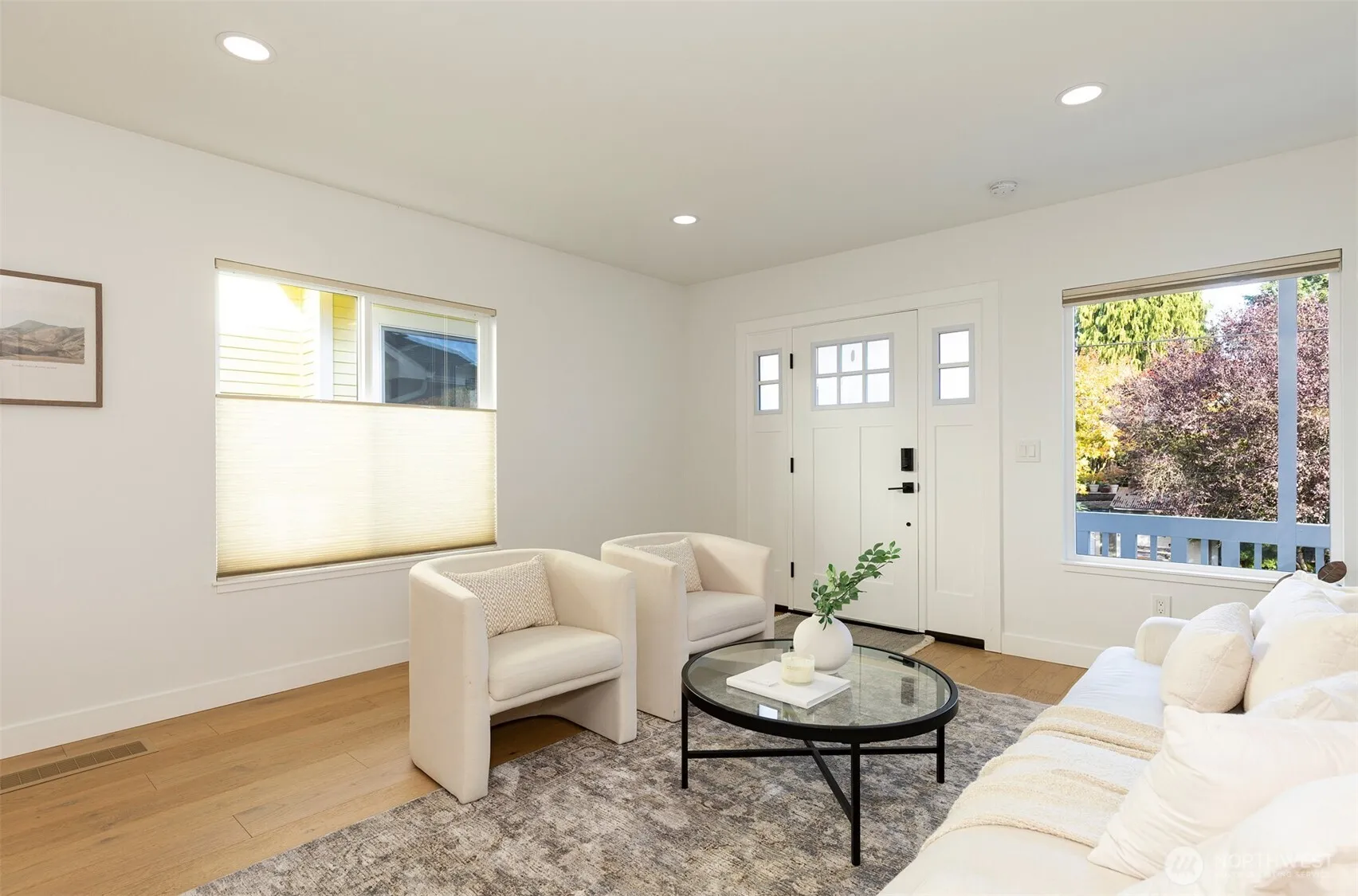 Property photo for 4747 Thackeray Place Ne, Seattle photo 4