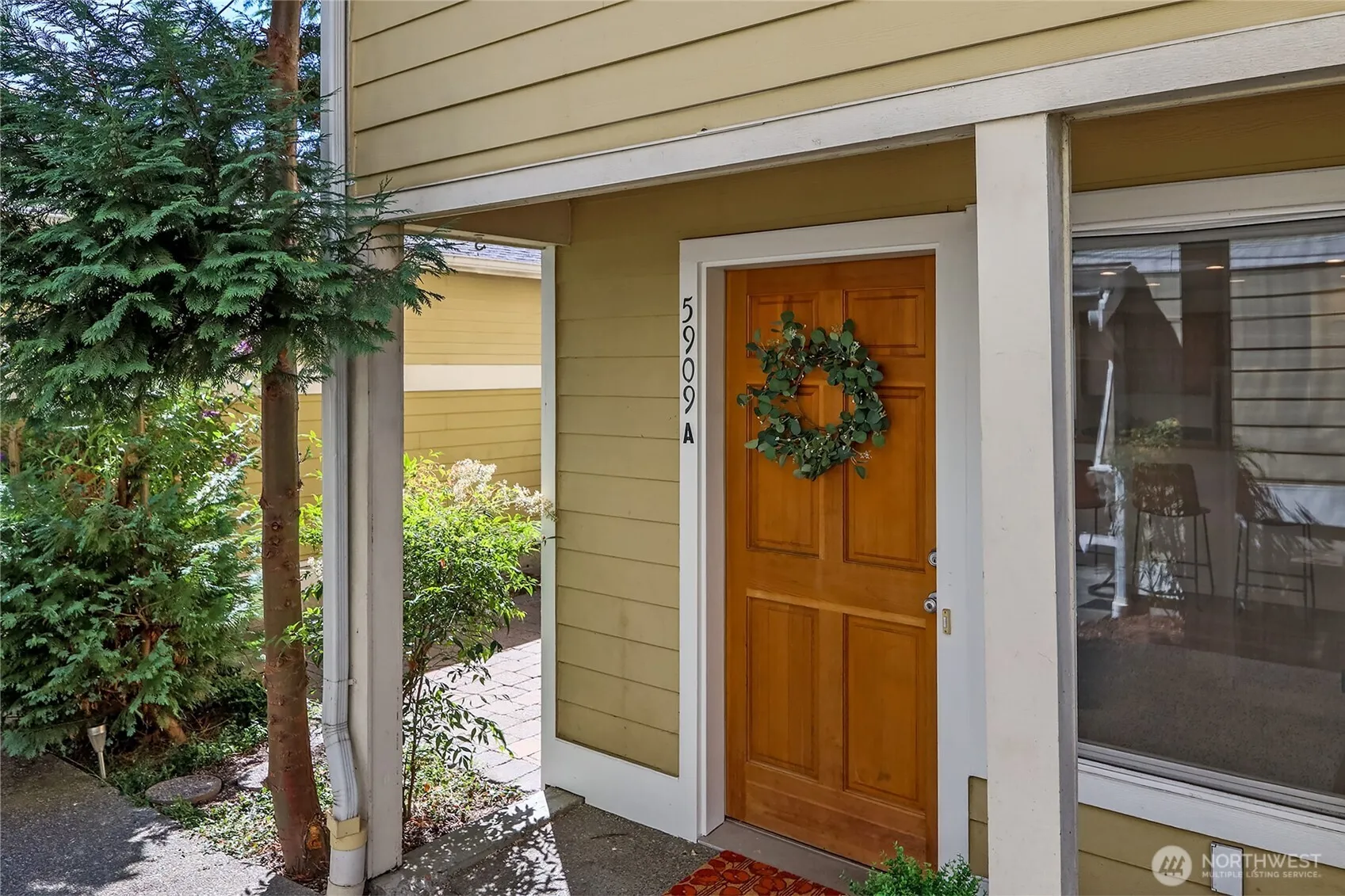 Property photo for 5909 40th Avenue Sw #a, Seattle photo 3
