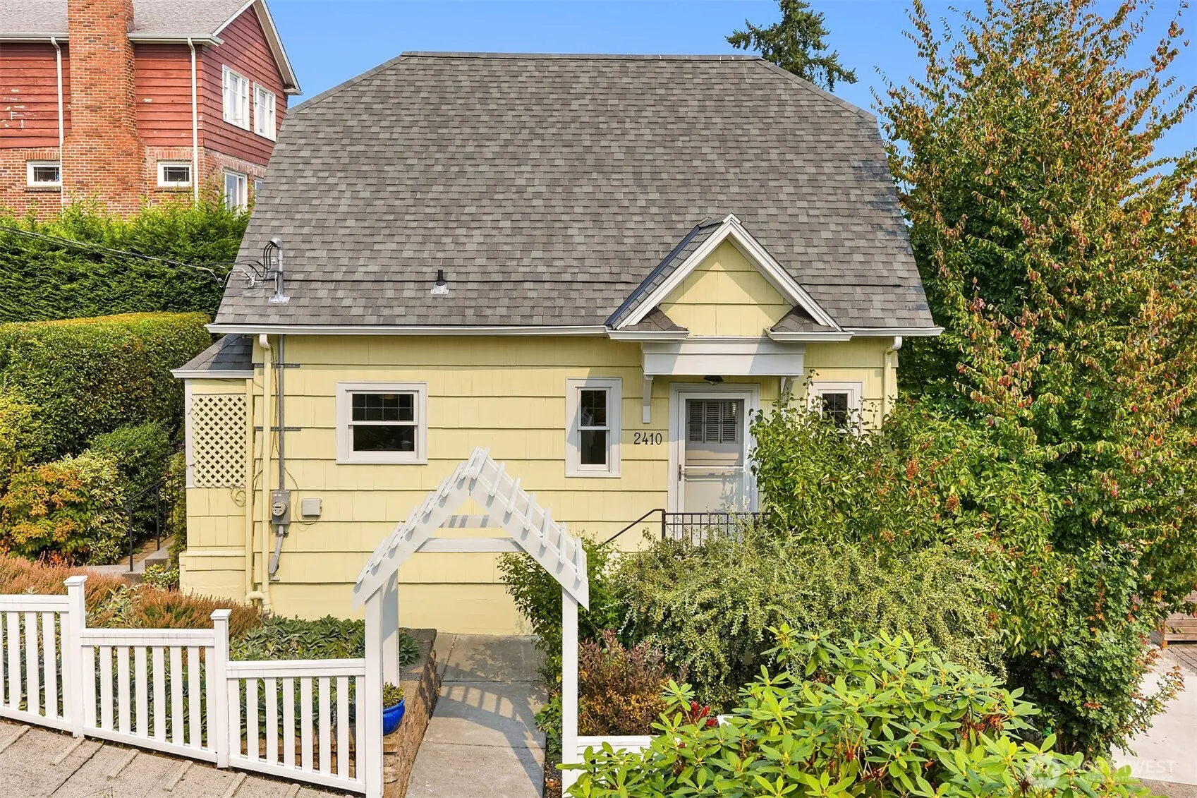 Property photo for 2410 E Highland Drive, Seattle photo 2