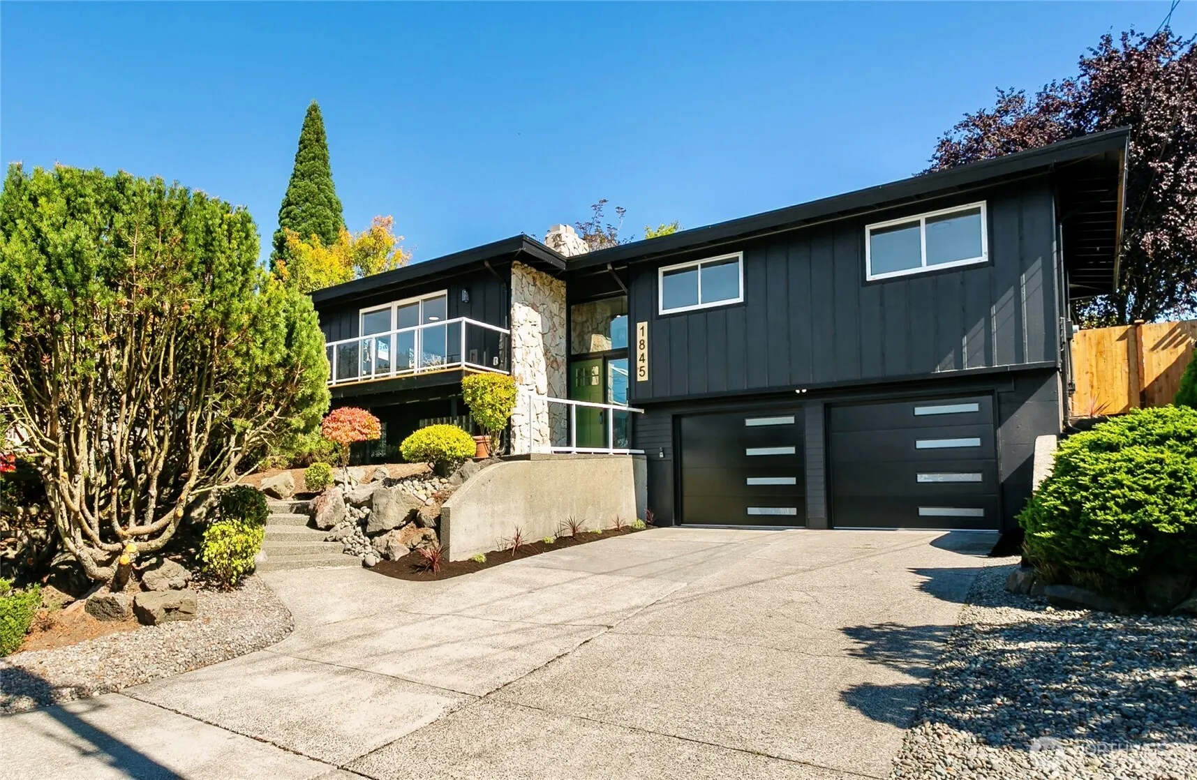 Property photo for 1845 N Hawthorne Drive, Tacoma photo 2