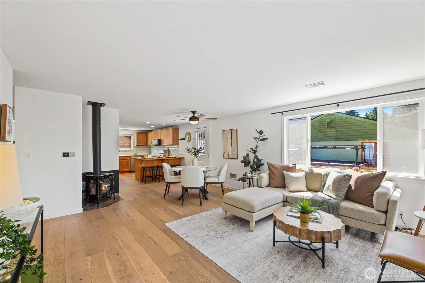 Property photo for 13548 Ashworth Avenue N, Seattle photo 5