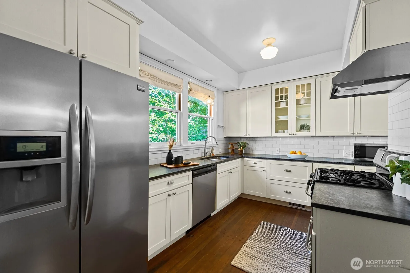 Property photo for 822 24th Avenue, Seattle photo 3