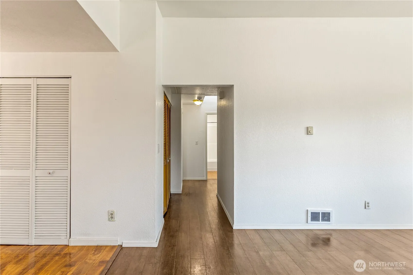 Property photo for 727 Salzburg Se, Olympia photo 3