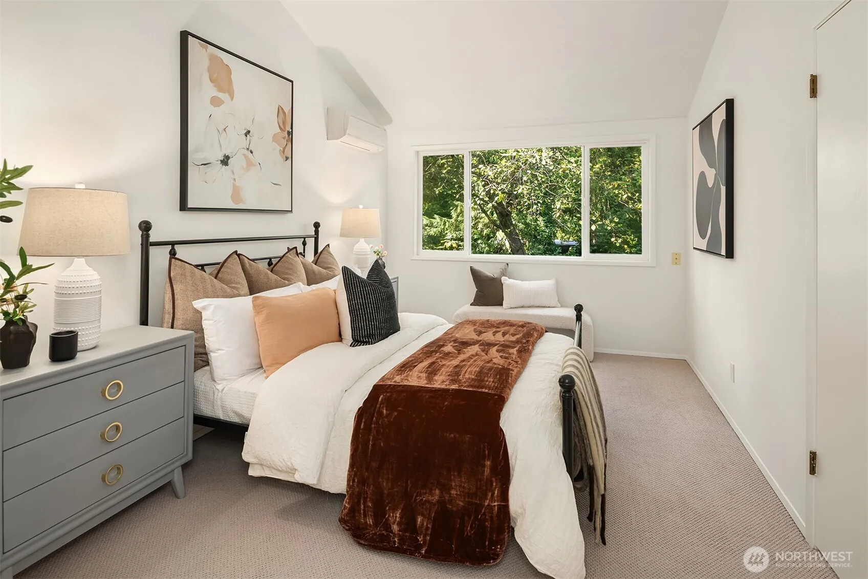 Property photo for 9165 45th Avenue Sw #2, Seattle photo 4