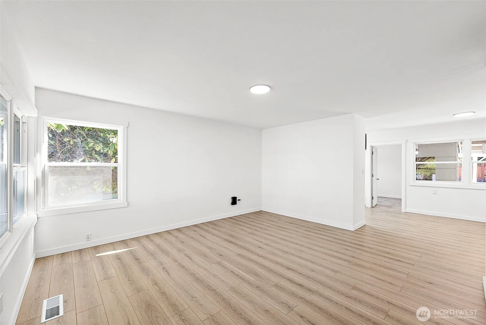 Property photo for 912 E 51st Street, Tacoma photo 3