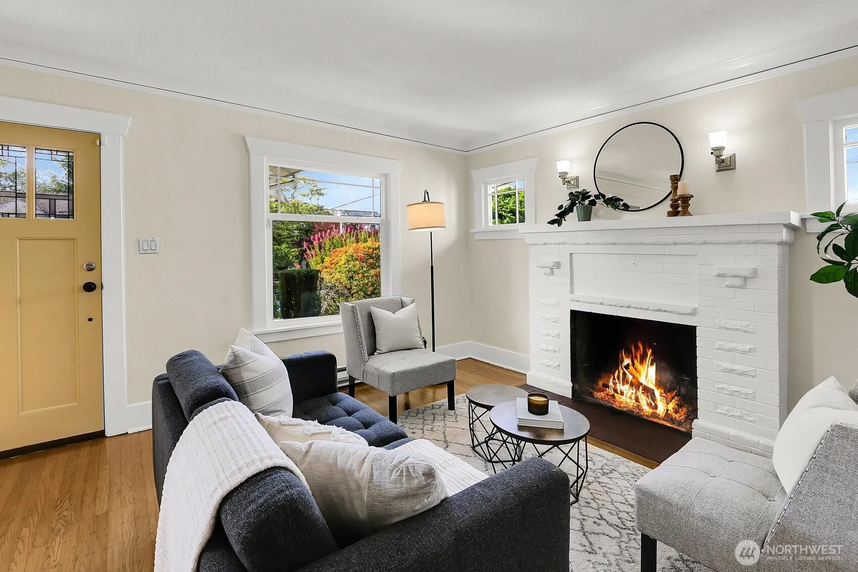 Property photo for 6818 16th Avenue Ne, Seattle photo 3
