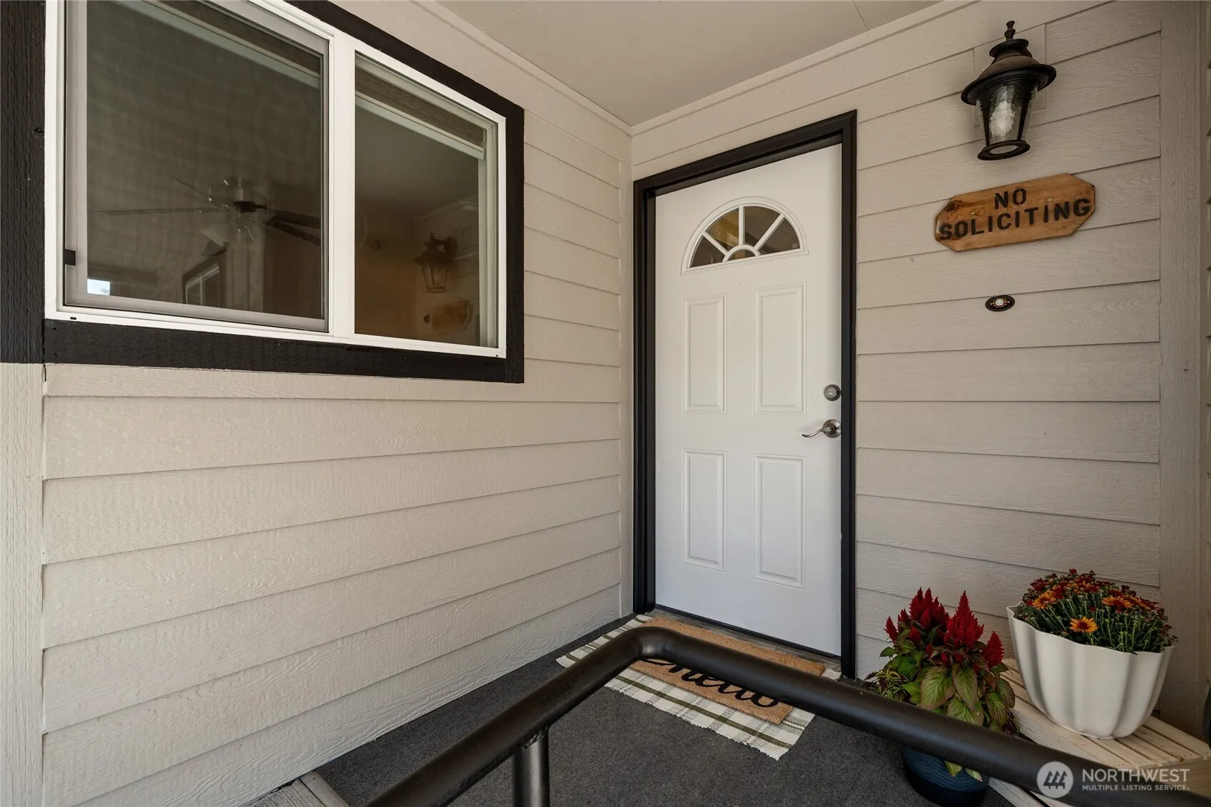 Property photo for 14909 12th Avenue E, Tacoma photo 2
