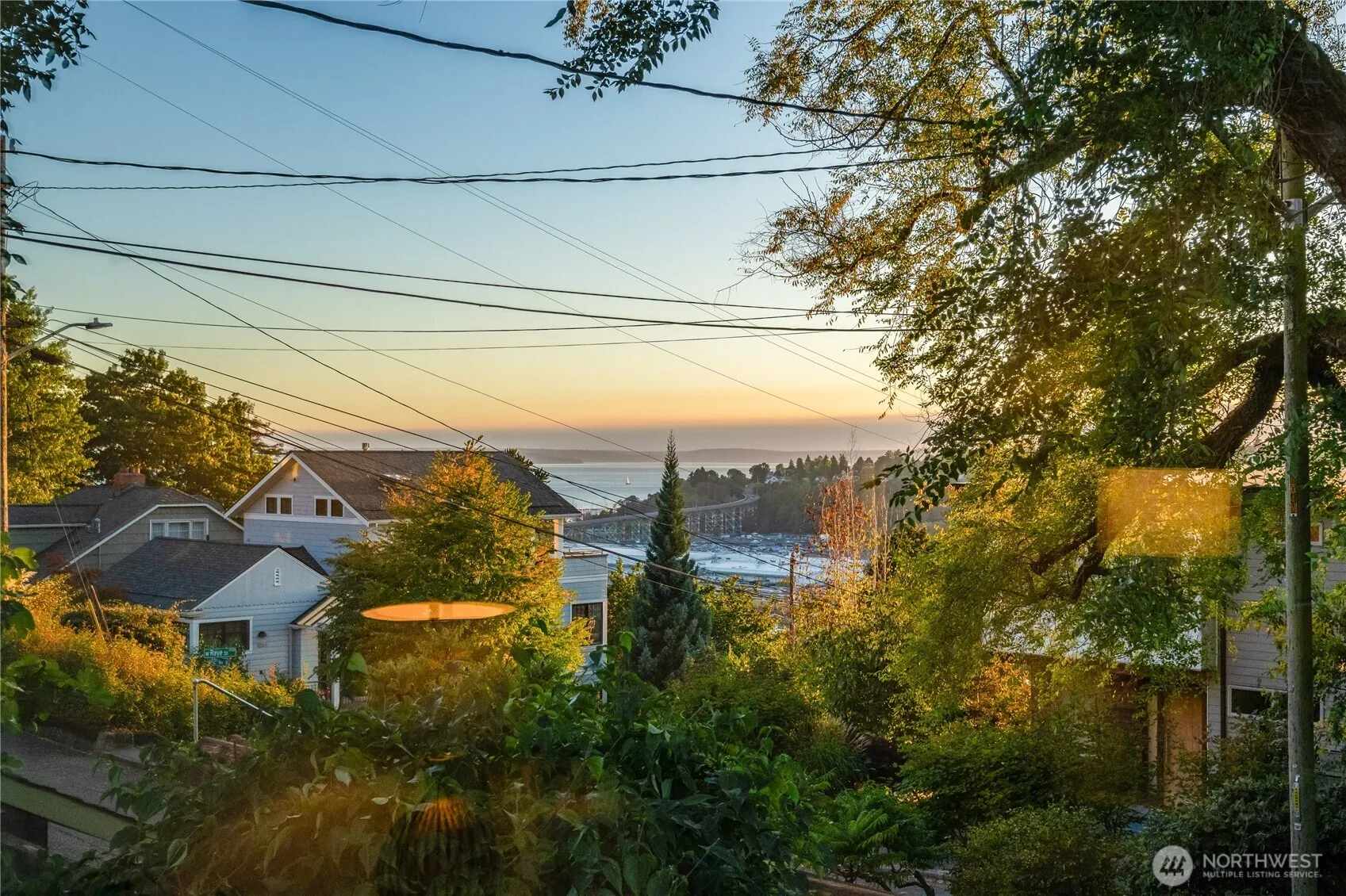 Property photo for 2604 12th Avenue W, Seattle photo 4