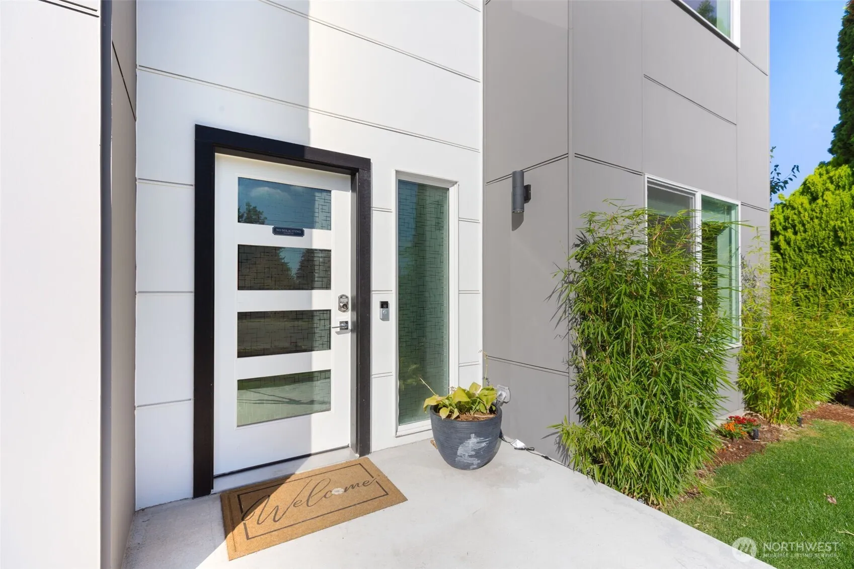 Property photo for 16021 11th Avenue Sw, Seattle photo 5