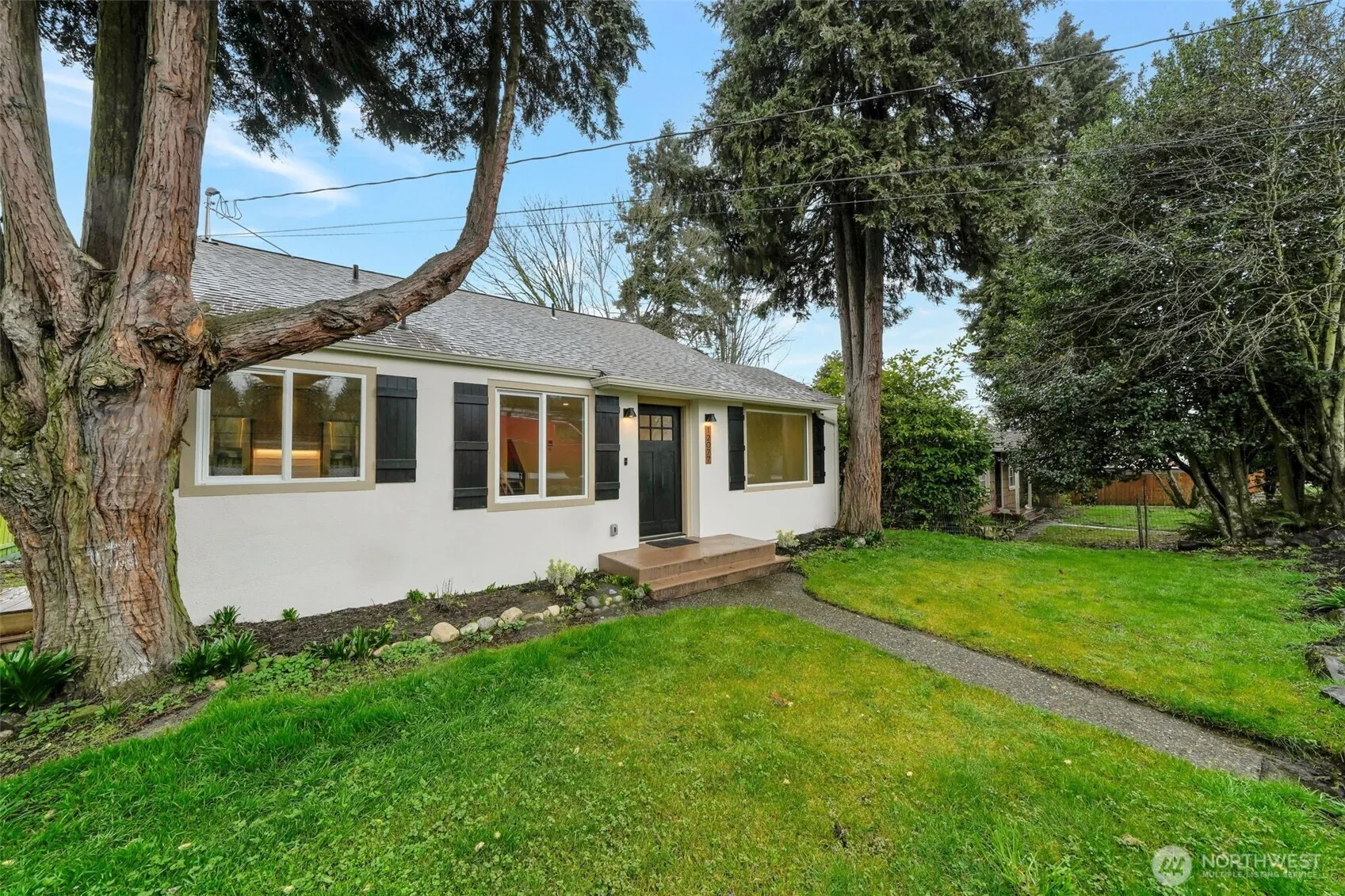 Property photo for 12077 75th Avenue S, Seattle photo 3