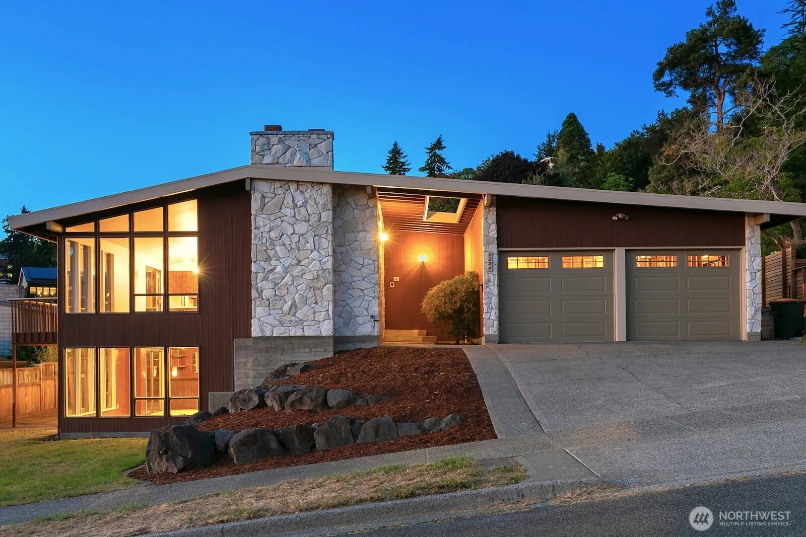 Property photo for 4224 Sw Donovan Street, Seattle