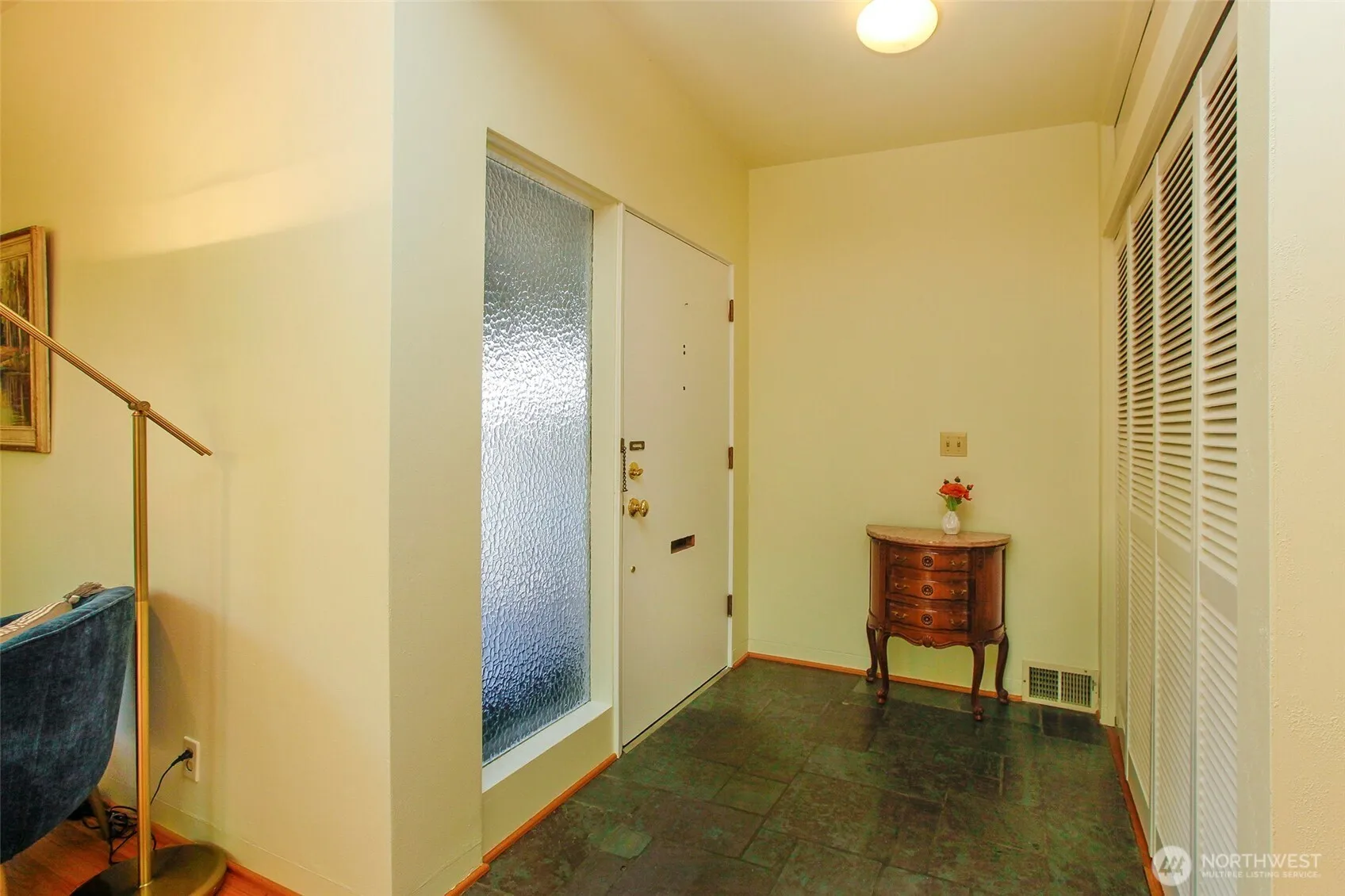 Property photo for 2612 25th Avenue W, Seattle photo 3