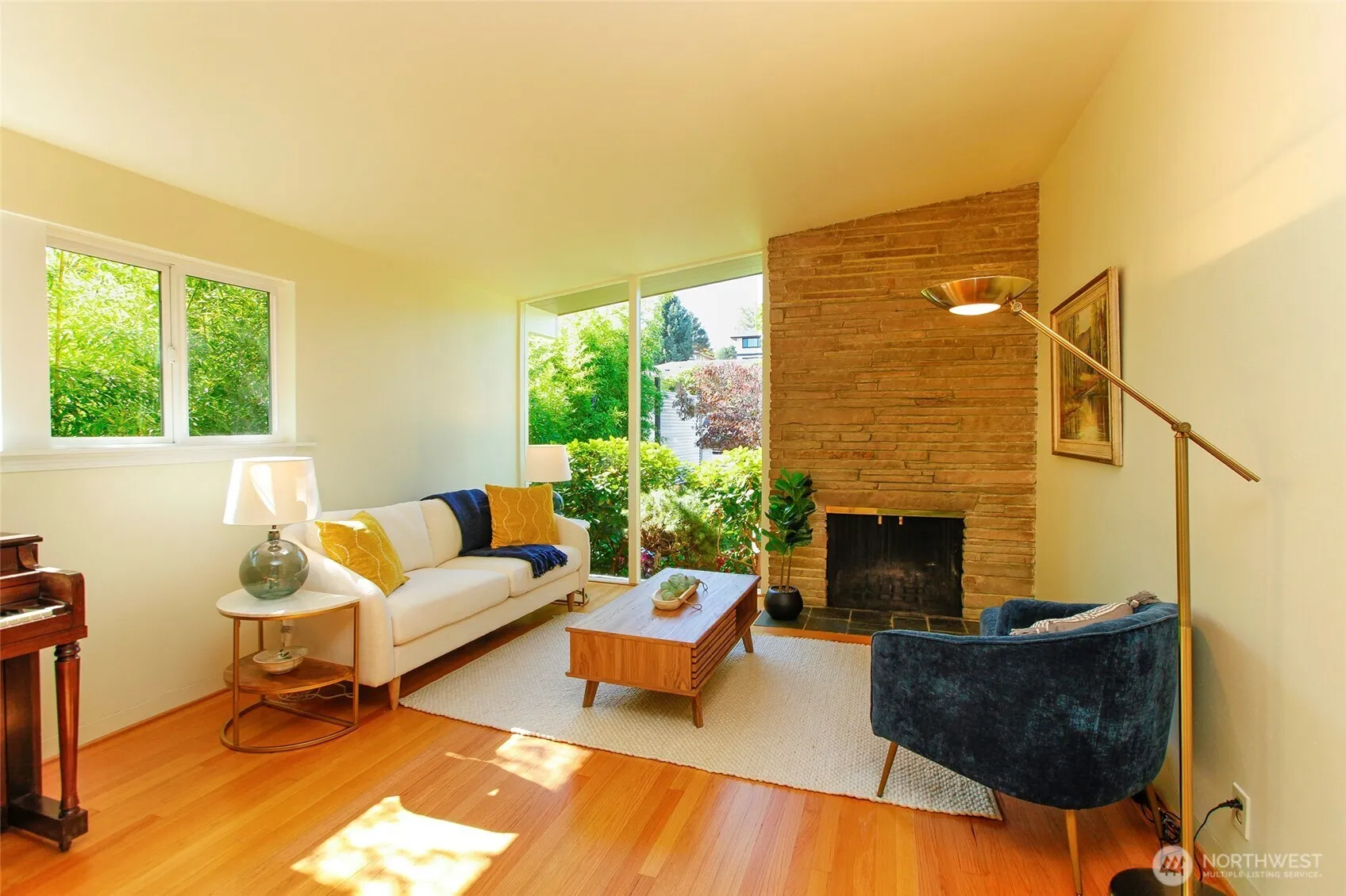 Property photo for 2612 25th Avenue W, Seattle photo 4