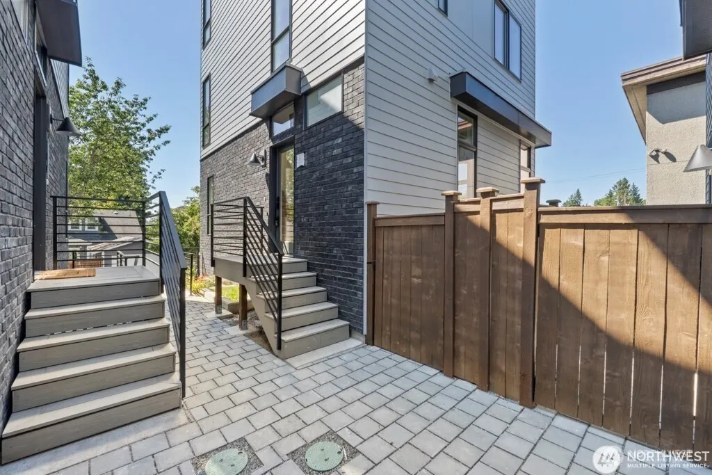 Property photo for 7739 15th Avenue Ne #c, Seattle photo 4