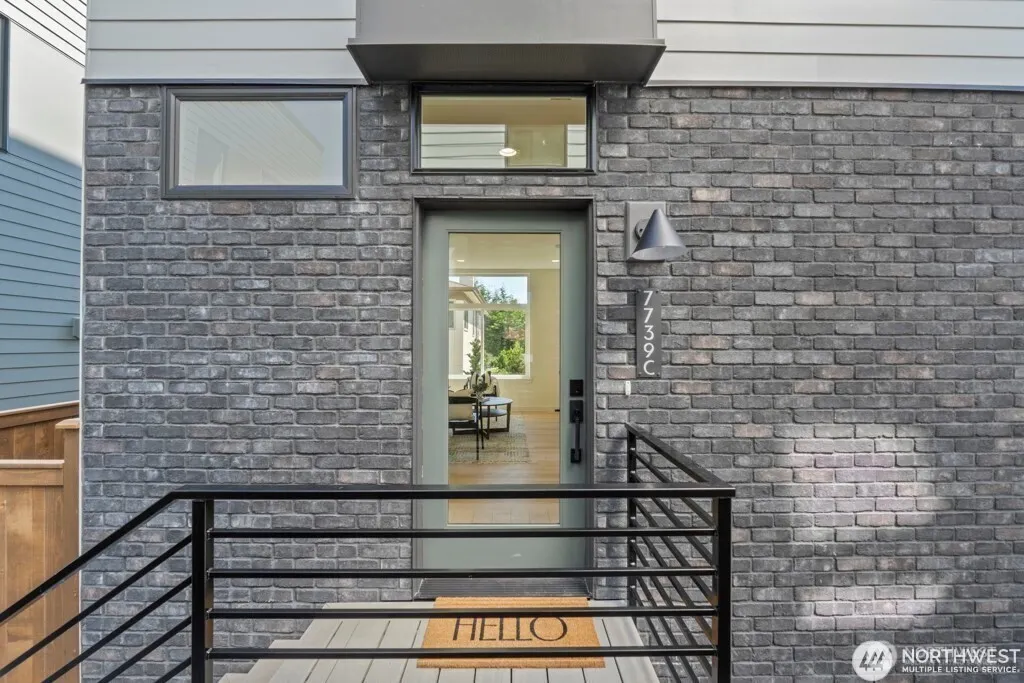 Property photo for 7739 15th Avenue Ne #c, Seattle photo 3