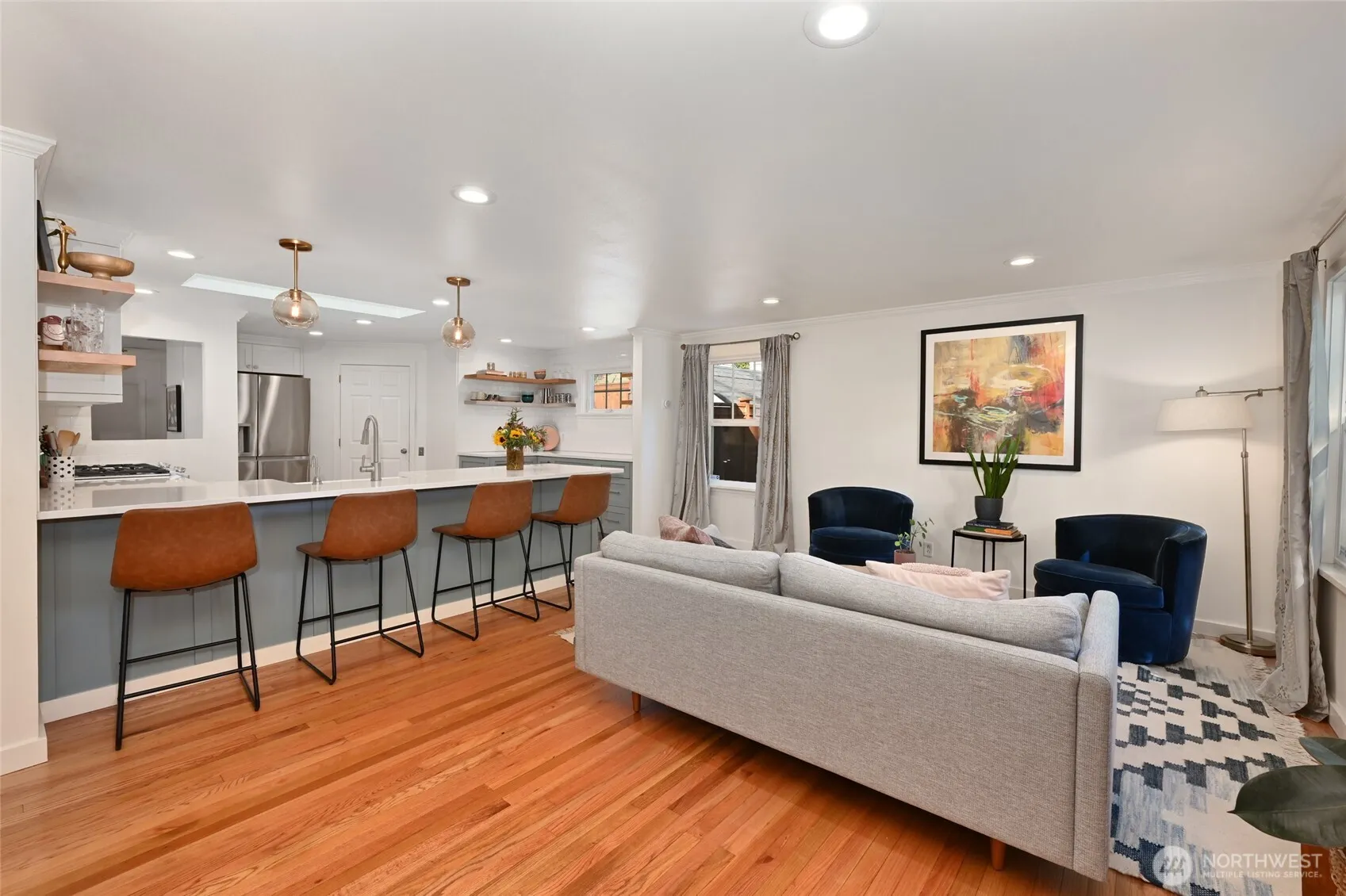 Property photo for 4537 49th Avenue Sw, Seattle photo 3