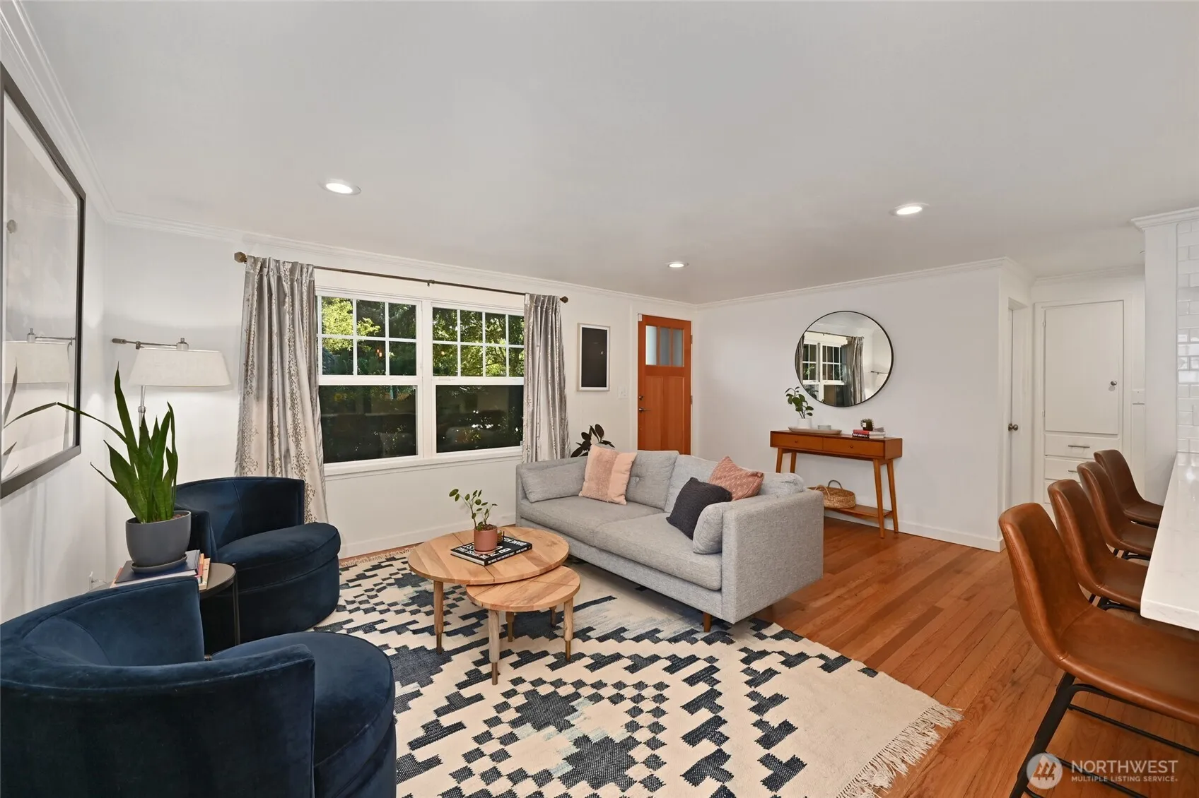 Property photo for 4537 49th Avenue Sw, Seattle photo 2
