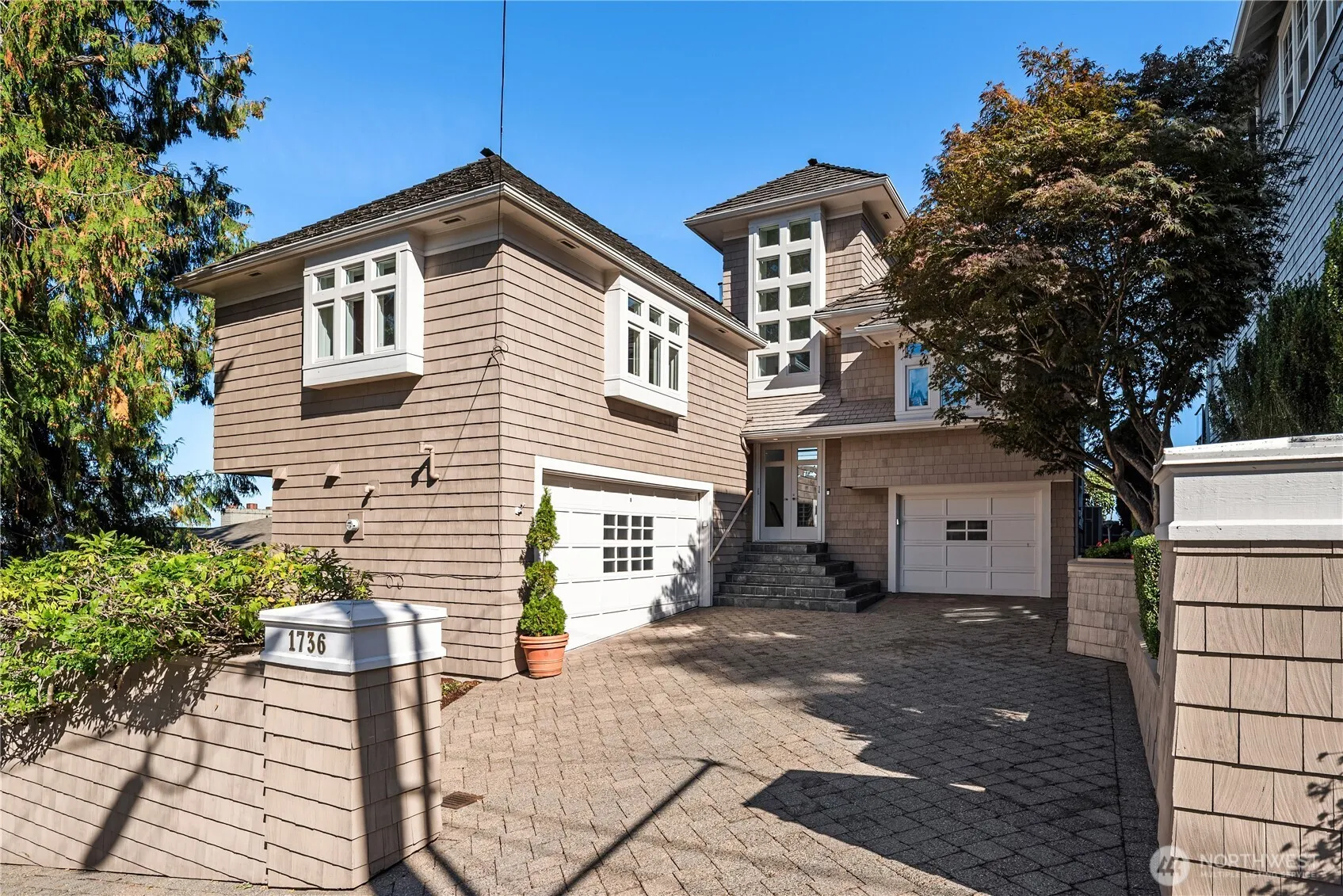 Property photo for 1736 Arch Avenue Sw, Seattle