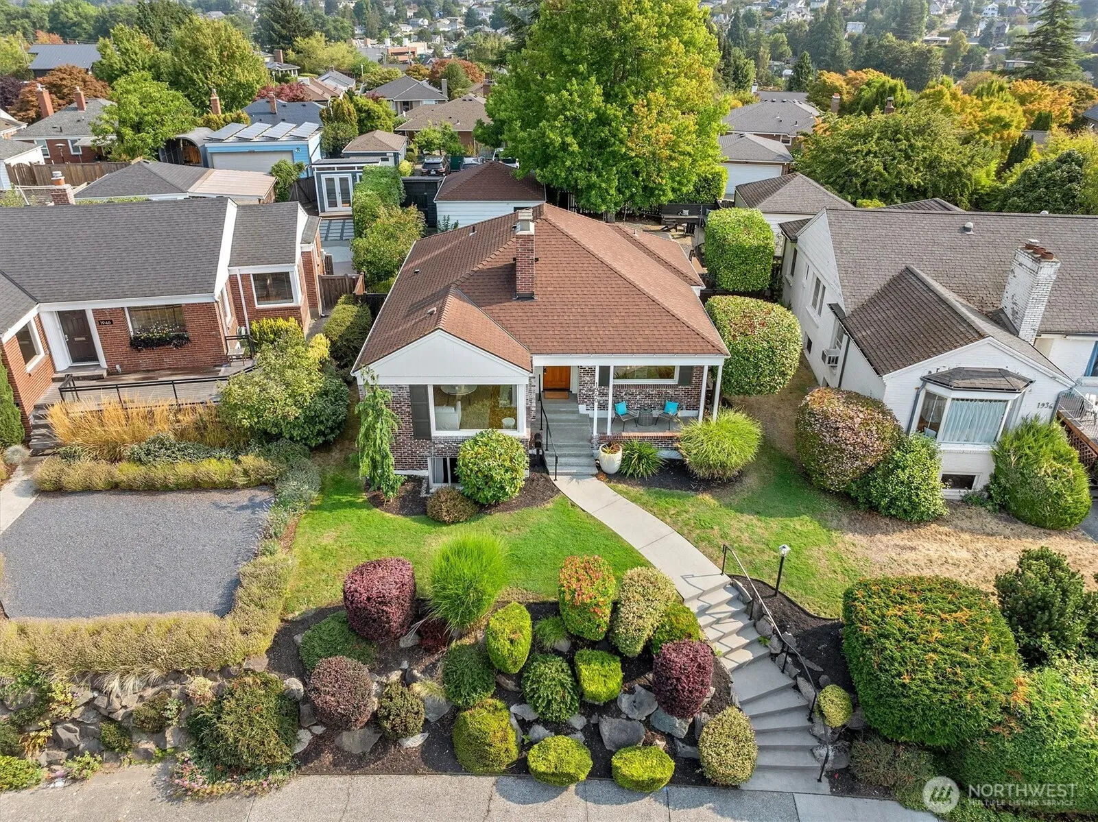 Property photo for 1940 Edgemont Place W, Seattle photo 5