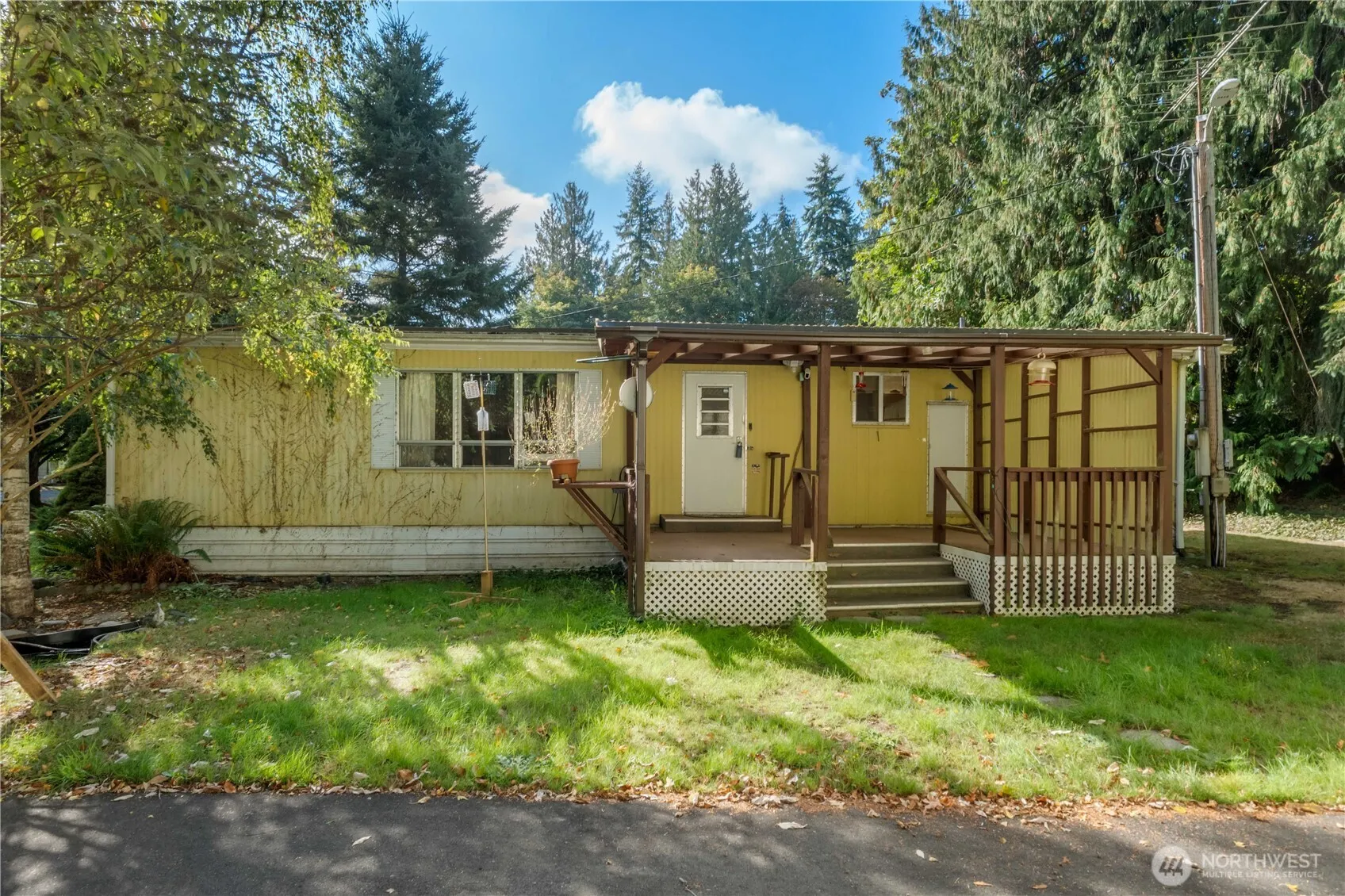 Property photo for 13902 E 51st Avenue E, Tacoma photo 2