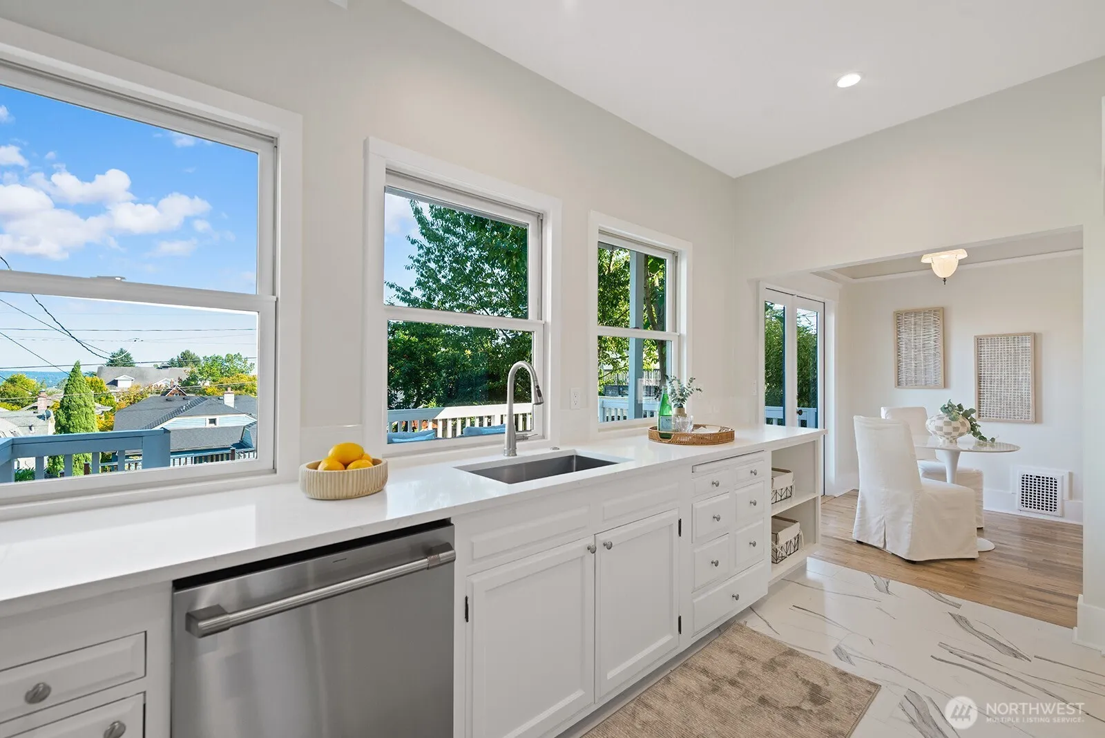 Property photo for 1242 16th Avenue E, Seattle photo 3