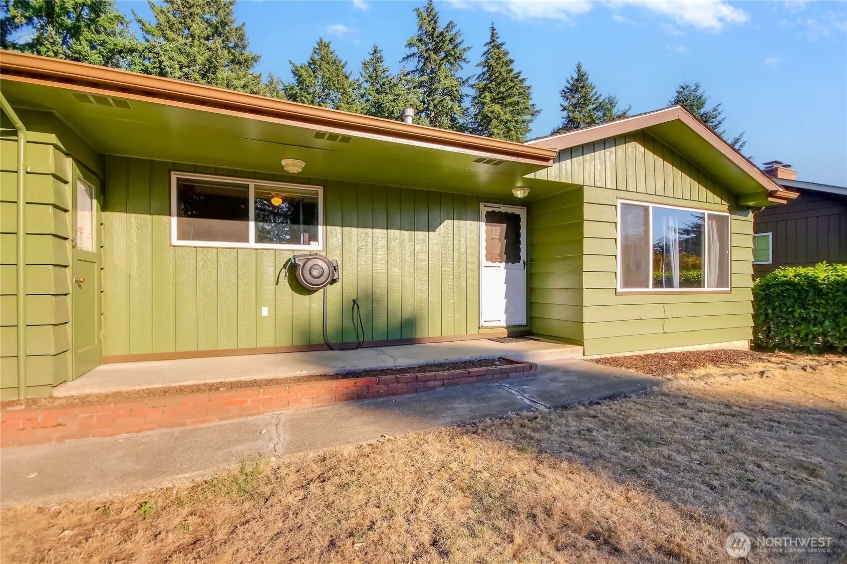Property photo for 1813 S Woodlawn Street, Tacoma photo 4