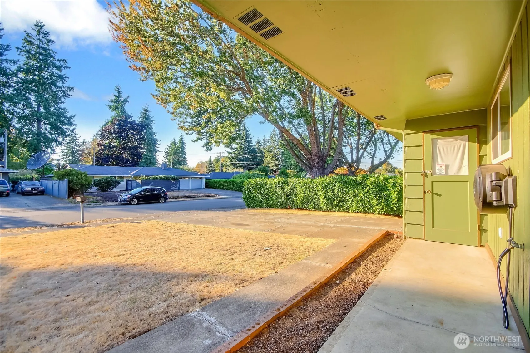Property photo for 1813 S Woodlawn Street, Tacoma photo 5
