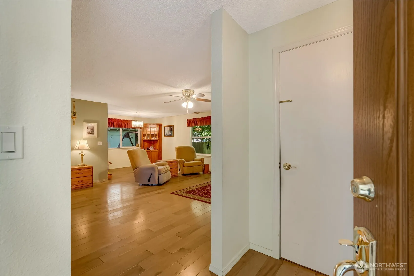 Property photo for 14130 57th Drive Se, Everett photo 4