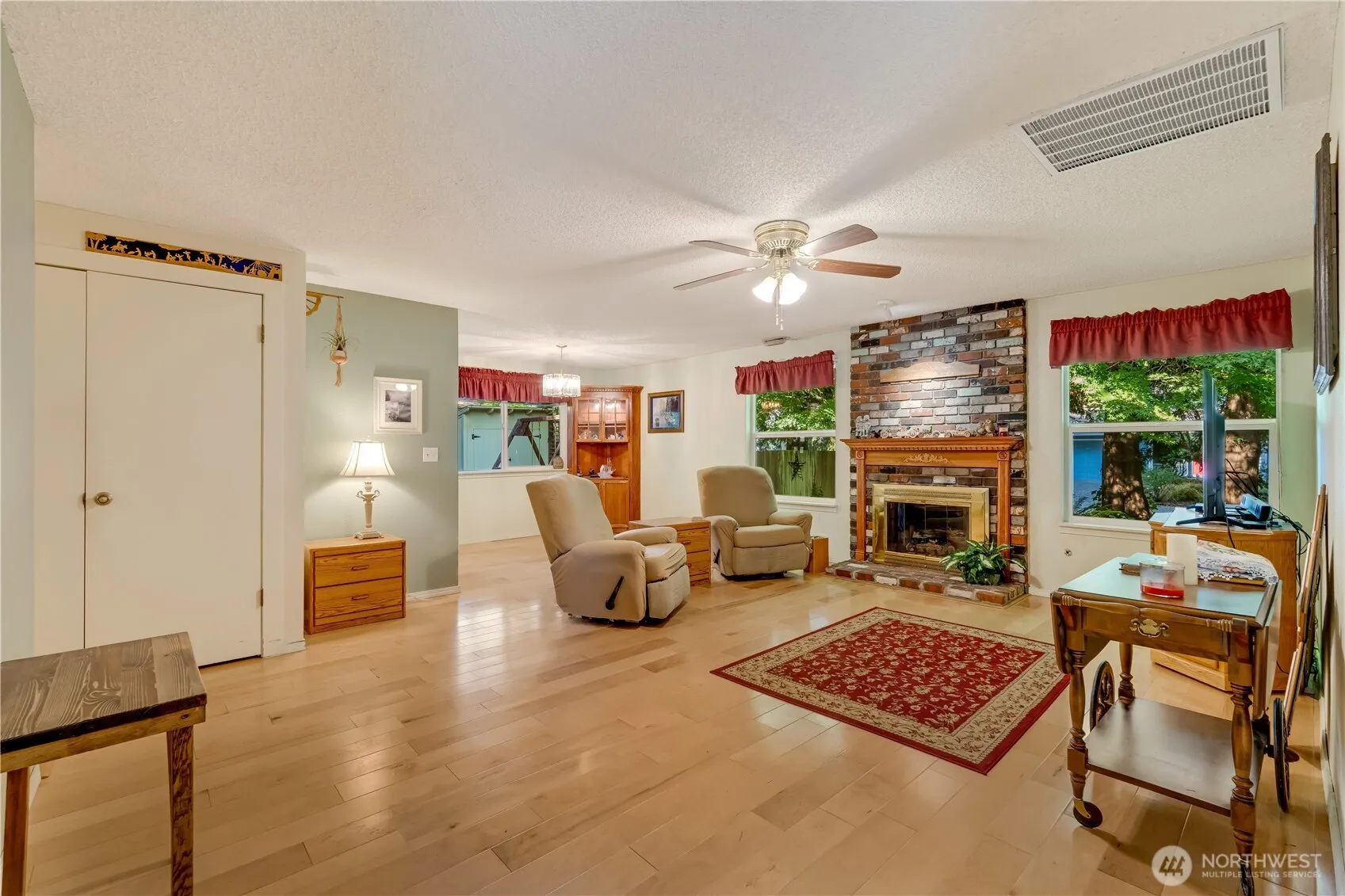 Property photo for 14130 57th Drive Se, Everett photo 5