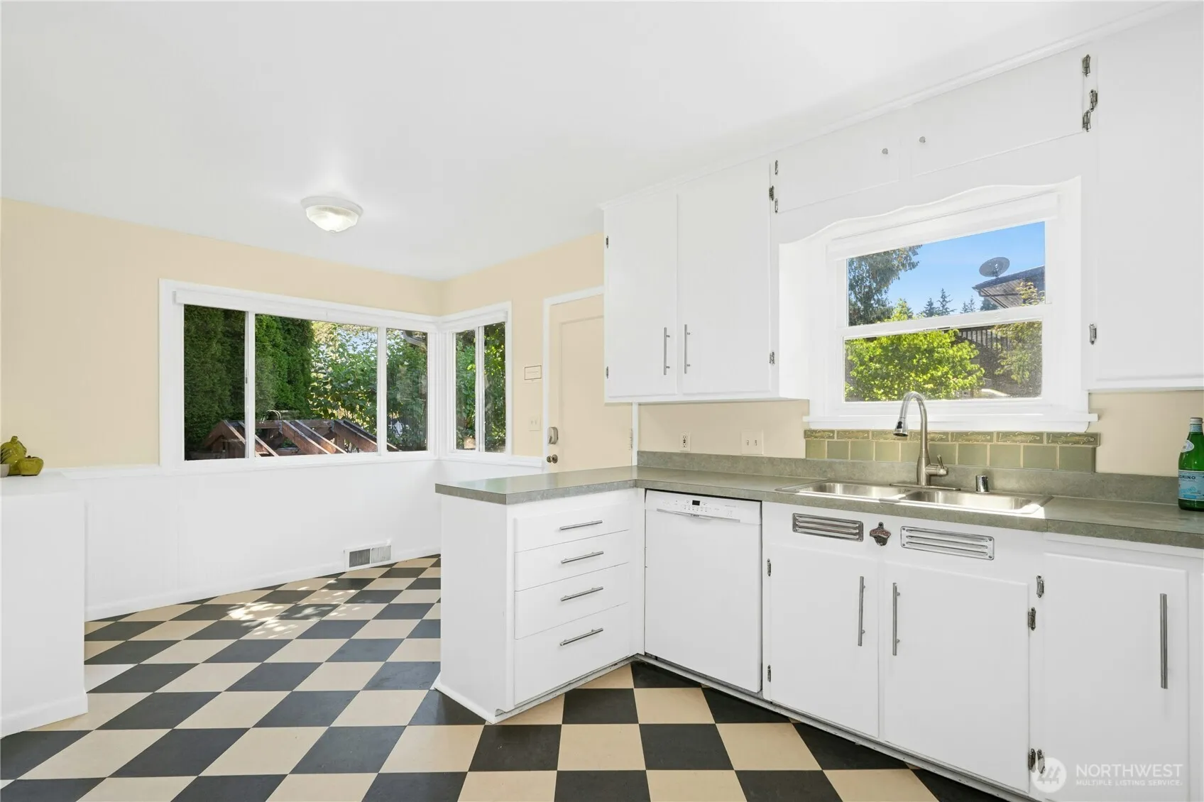 Property photo for 3849 Ne 95th Street, Seattle photo 5