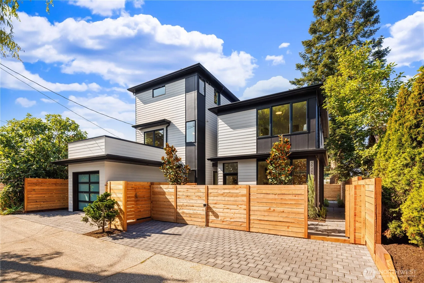 Property photo for 5948 39th Avenue Sw #b, Seattle