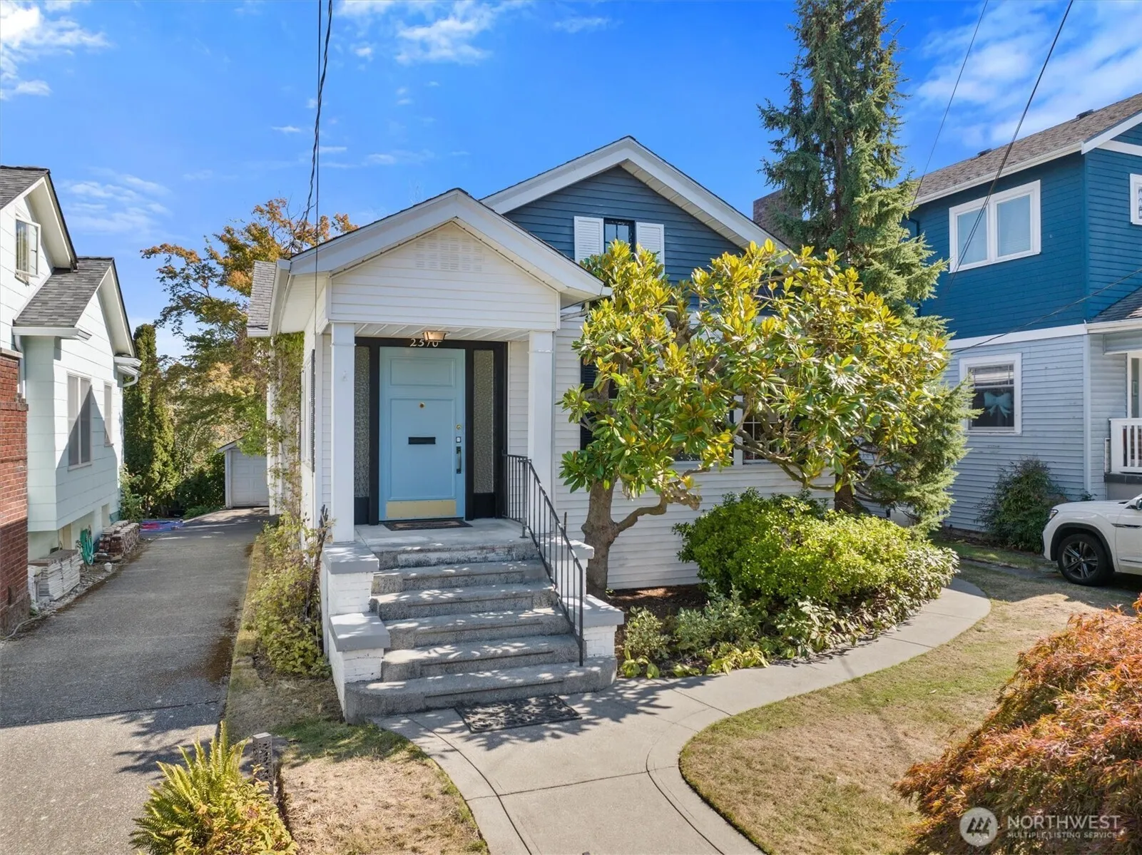 Property photo for 2510 4th Avenue W, Seattle