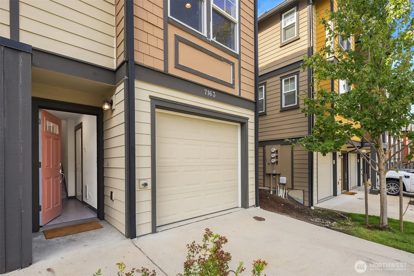 Property photo for 7163 27th Avenue Sw, Seattle photo 2