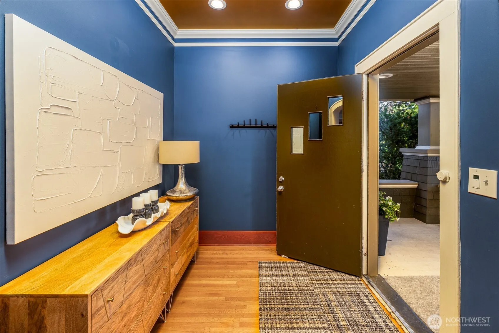 Property photo for 611 20th Avenue E, Seattle photo 3