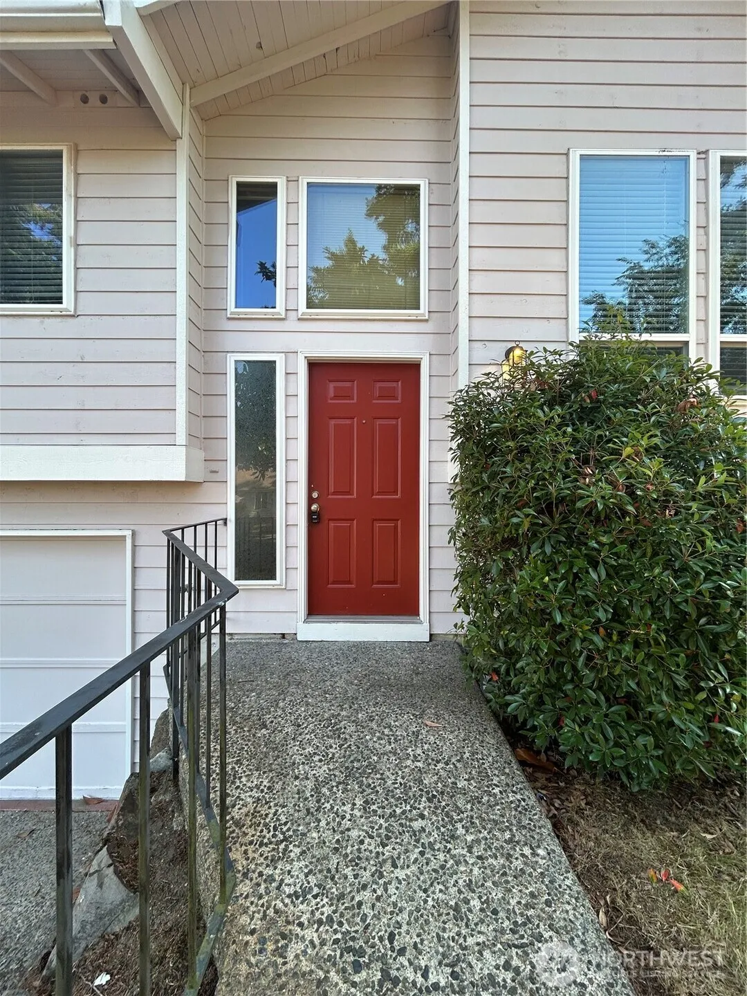 Property photo for 202 Vashon Avenue Se, Renton photo 2