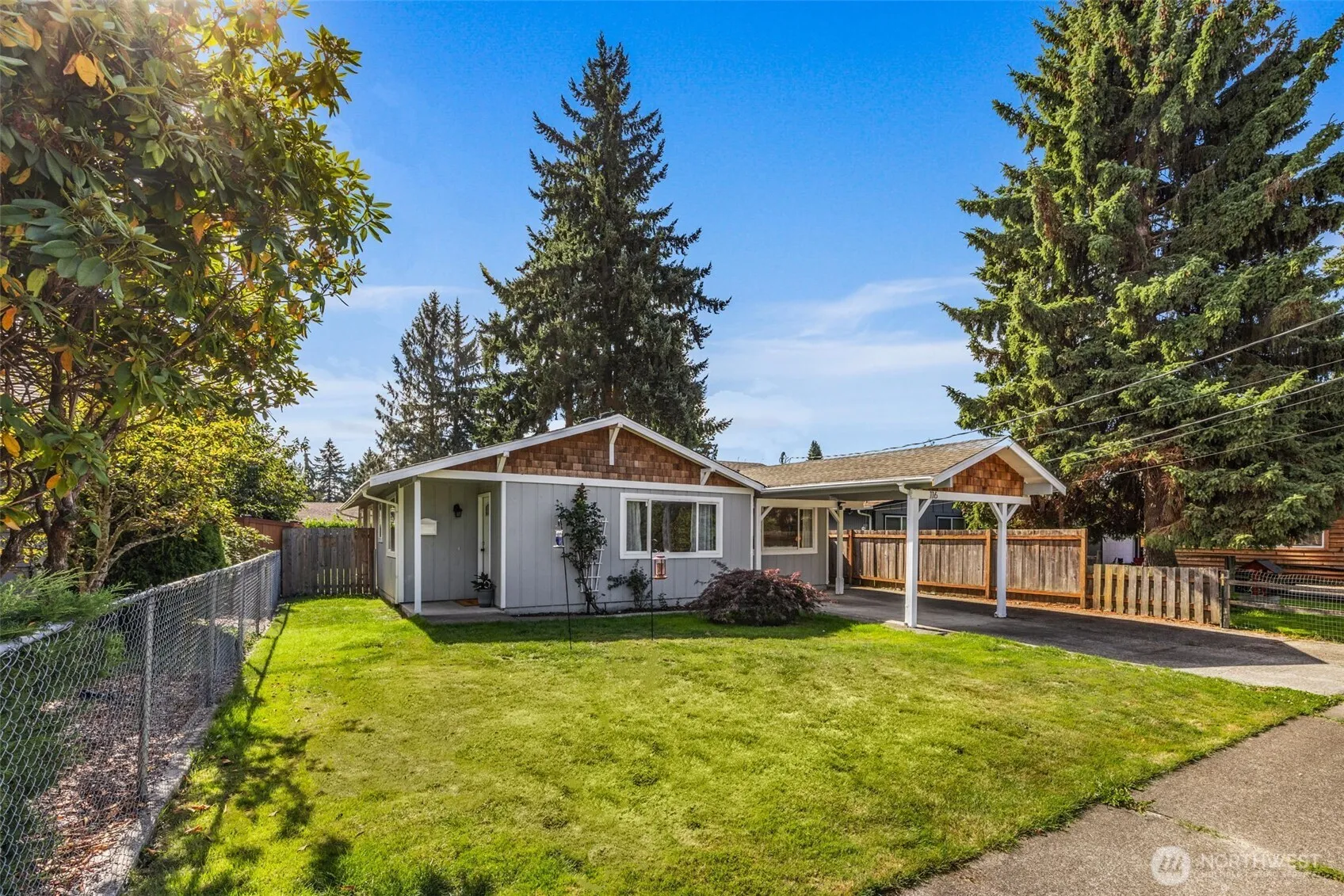 Property photo for 116 E 67th Street, Tacoma photo 2
