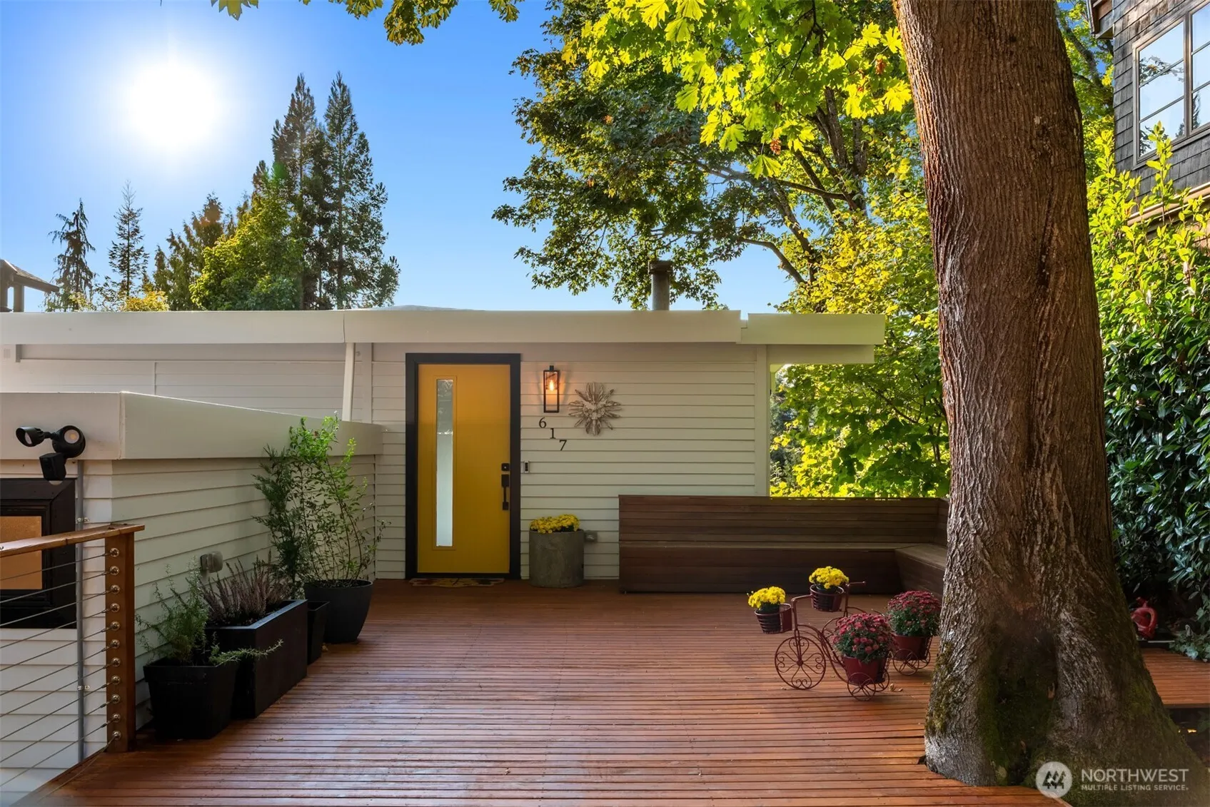 Property photo for 617 33rd Avenue E, Seattle photo 2