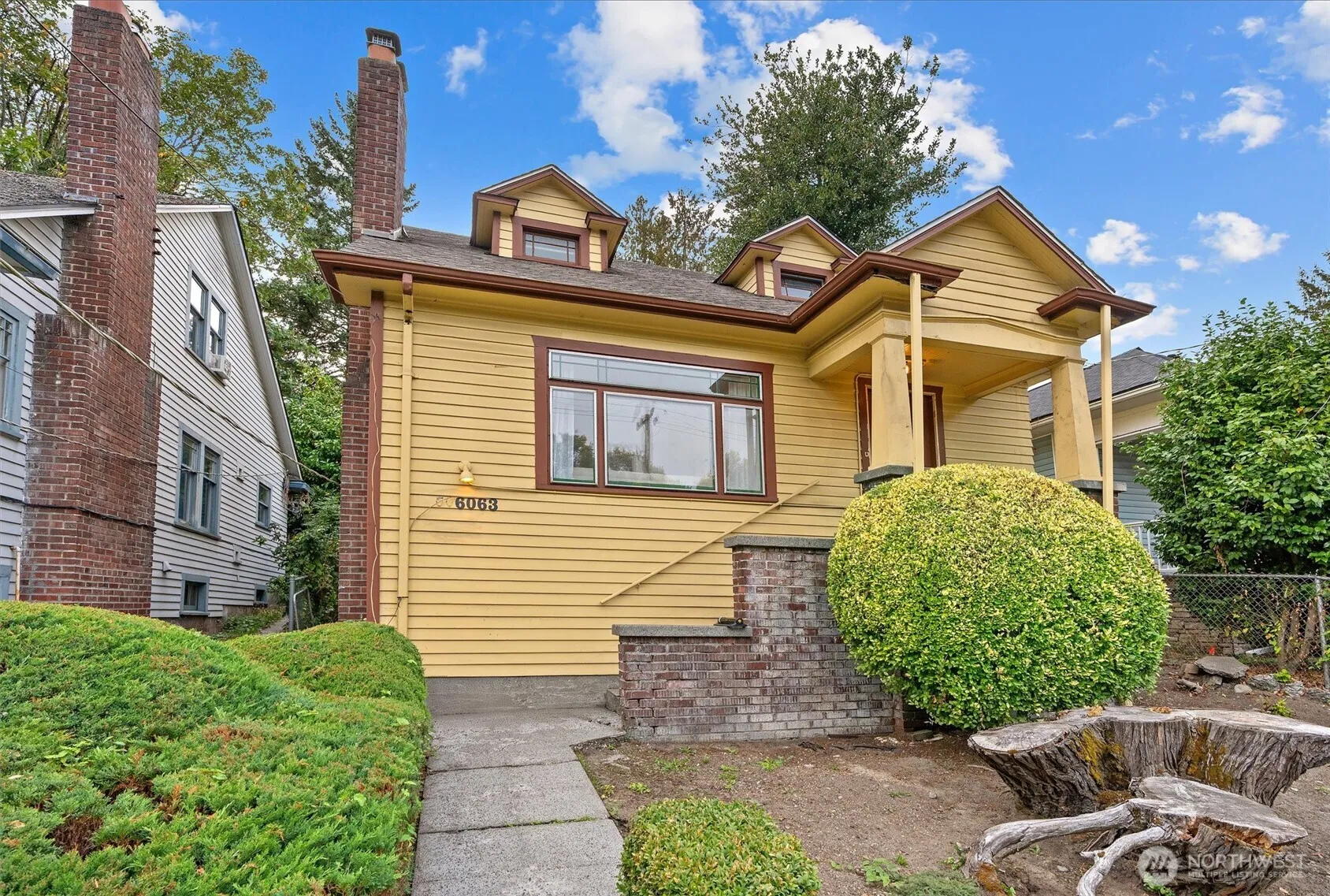 Property photo for 6063 6th Avenue Ne, Seattle photo 3