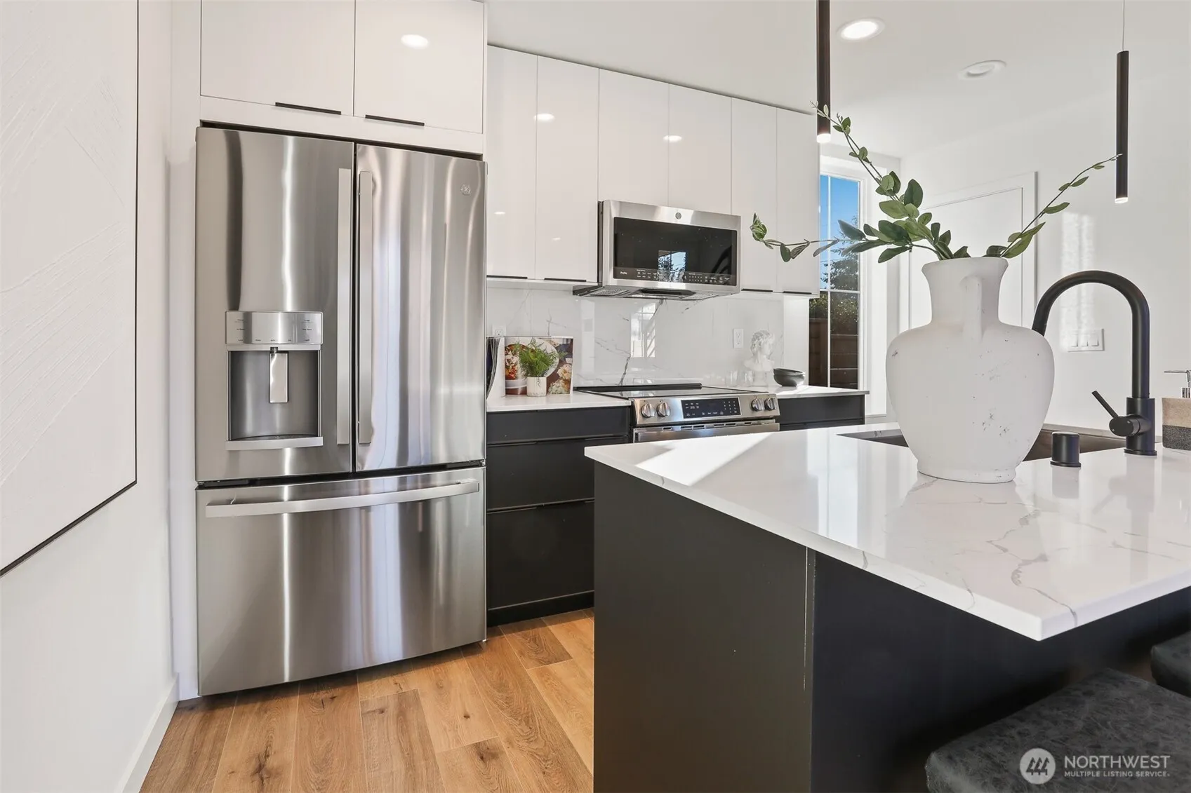 Property photo for 8757 Palatine Avenue N #b, Seattle photo 4