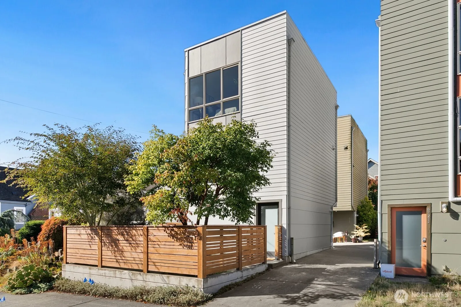 Property photo for 6719 14th Avenue Nw #a, Seattle photo 2