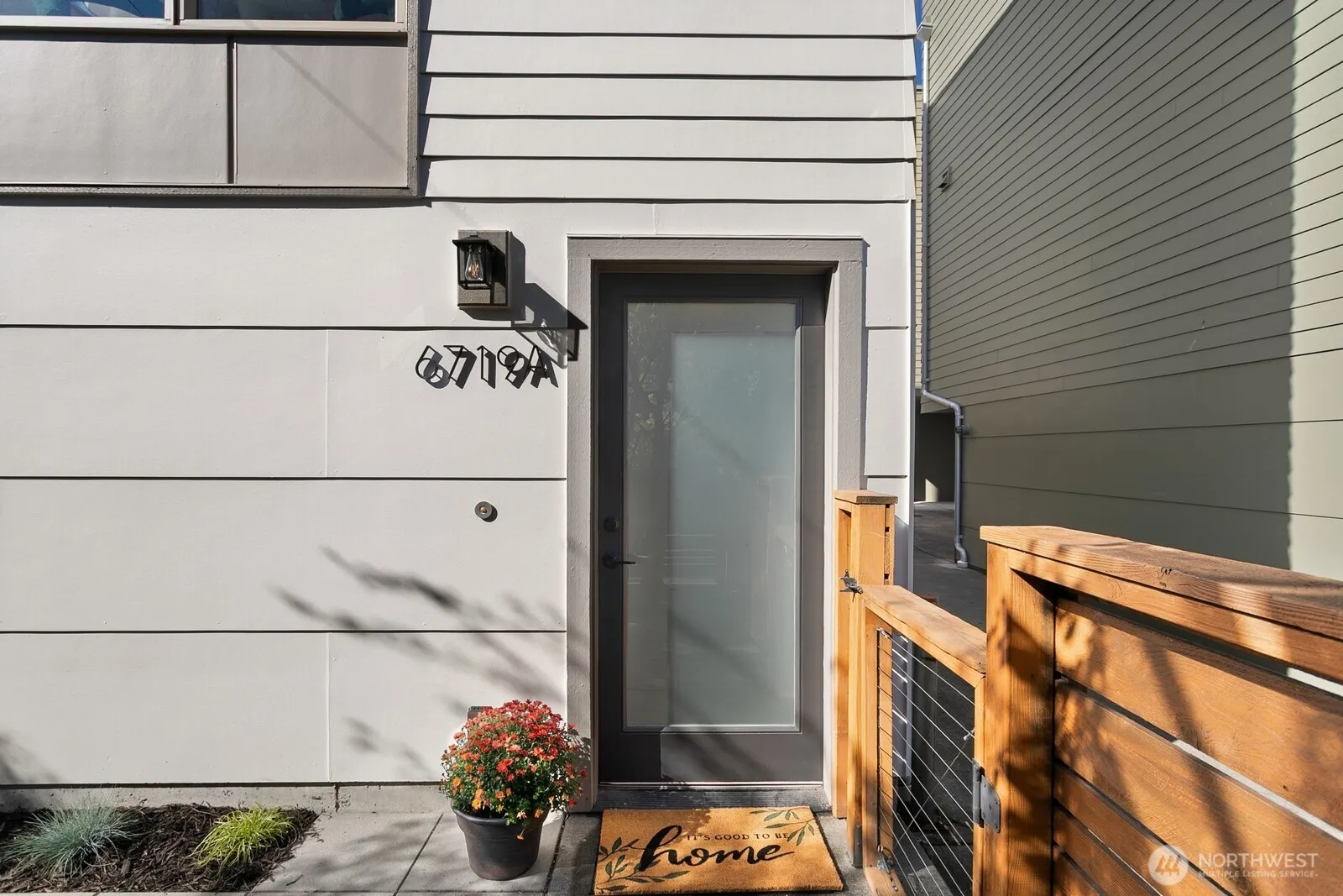 Property photo for 6719 14th Avenue Nw #a, Seattle photo 4