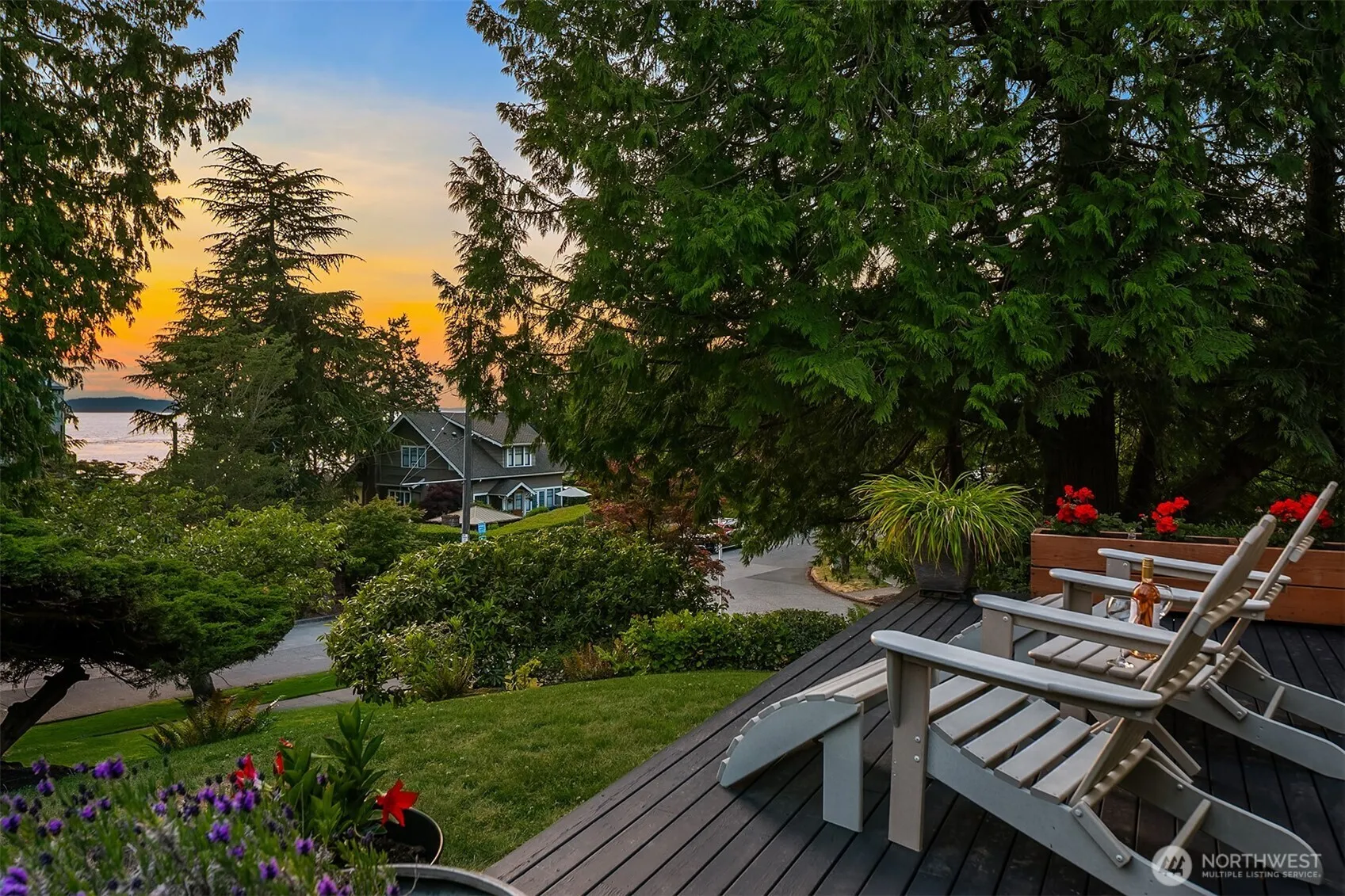 Property photo for 9304 Fauntleroy Way Sw, Seattle photo 2