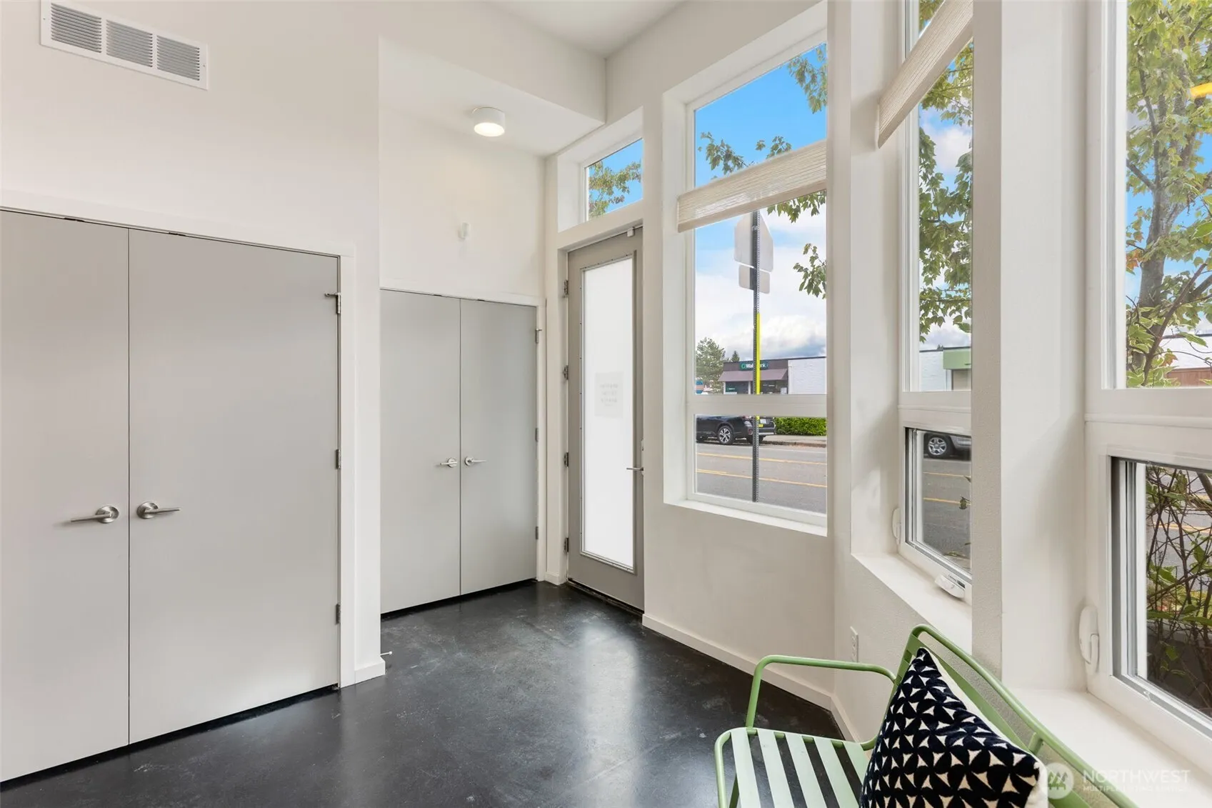 Property photo for 7327 35th Avenue Ne, Seattle photo 3