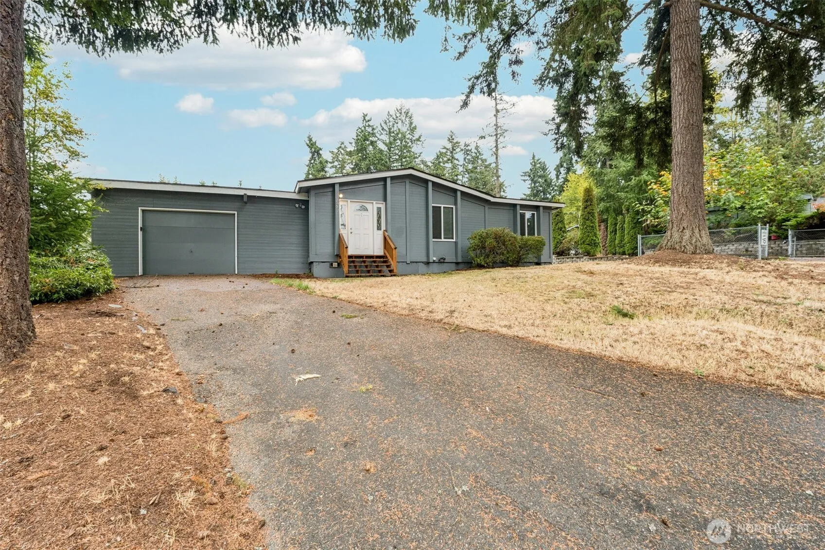Property photo for 2927 Forest Rim Court S, Puyallup