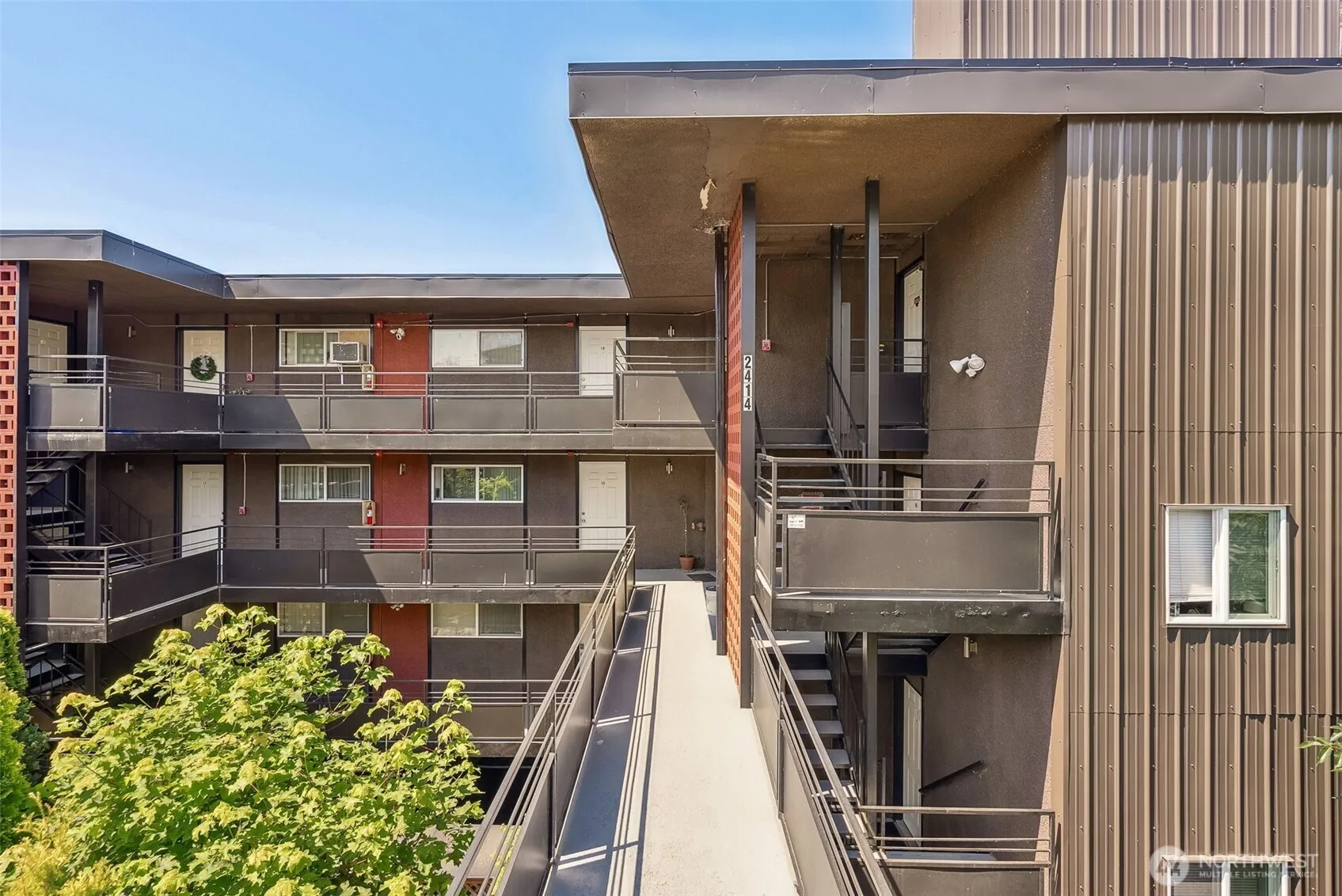 Property photo for 2414 13th Avenue S, Seattle photo 3