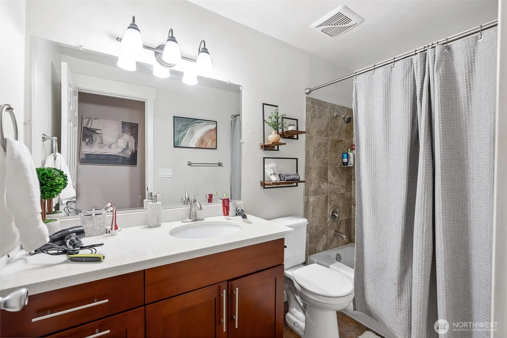 Property photo for 2414 13th Avenue S, Seattle photo 5